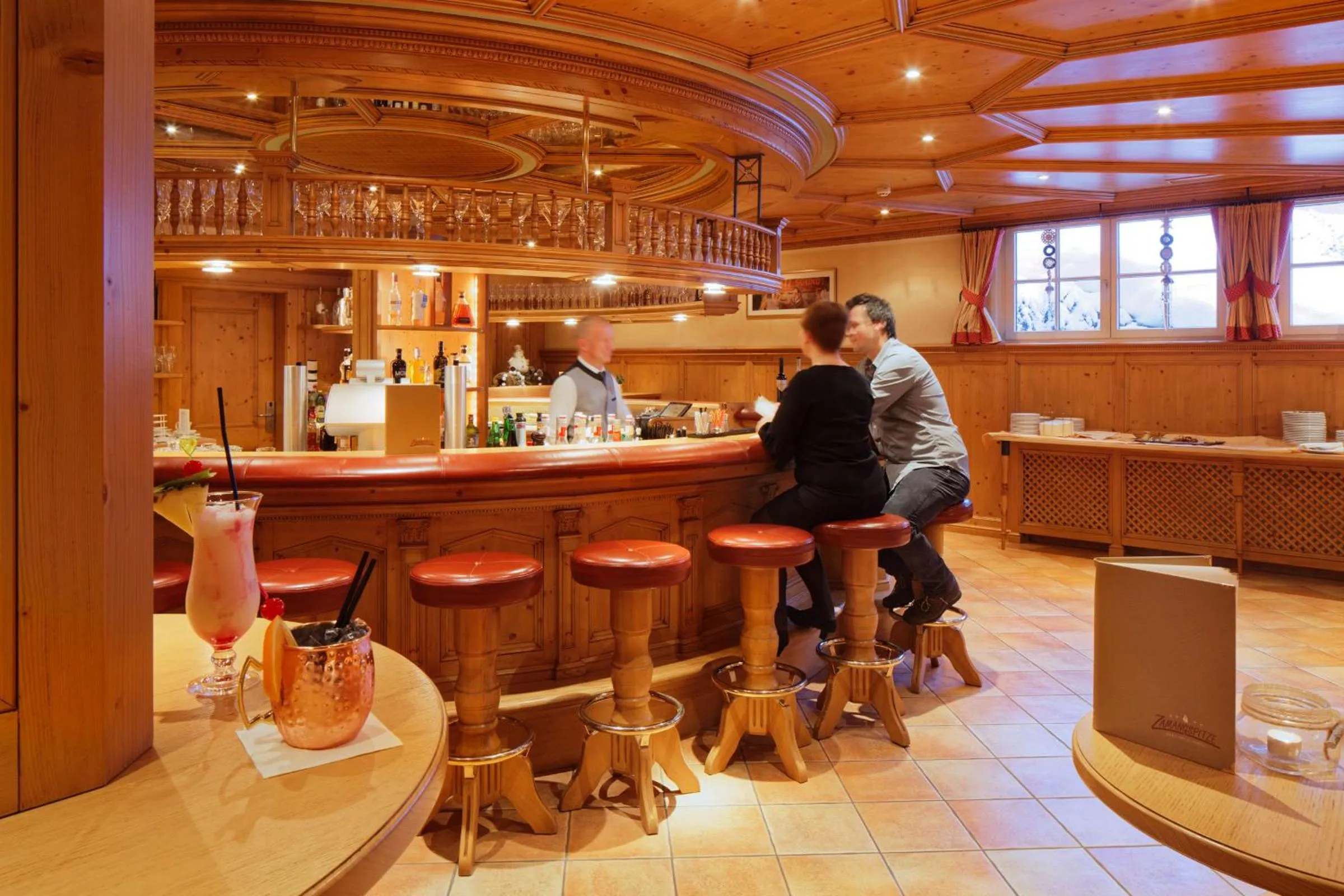 Lounge or bar in Berg-Spa & Hotel Zamangspitze
