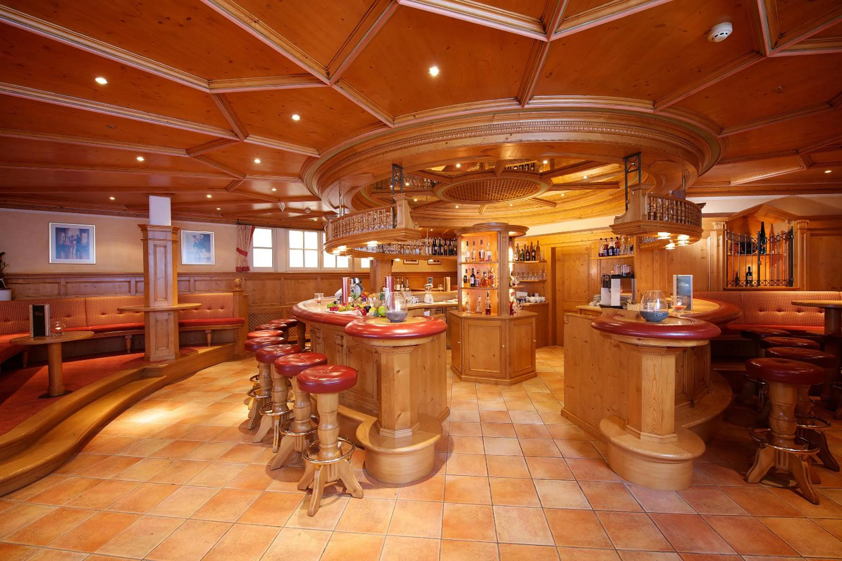 Lounge or bar in Berg-Spa & Hotel Zamangspitze