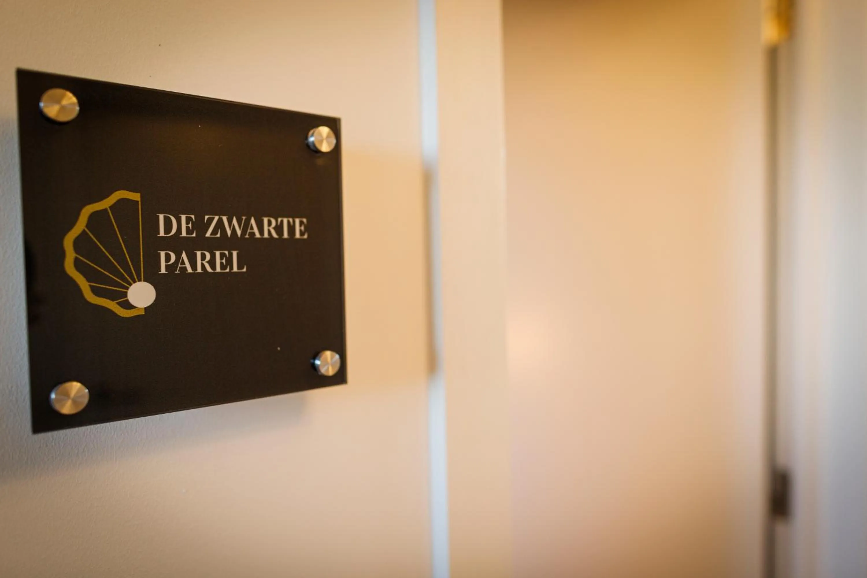 Logo/Certificate/Sign in B&B 'T ZOUTE