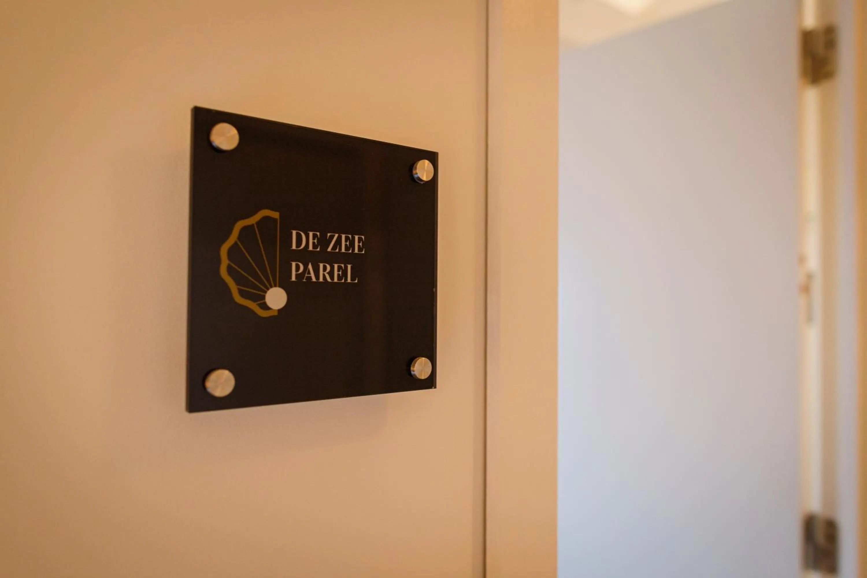 Logo/Certificate/Sign in B&B 'T ZOUTE