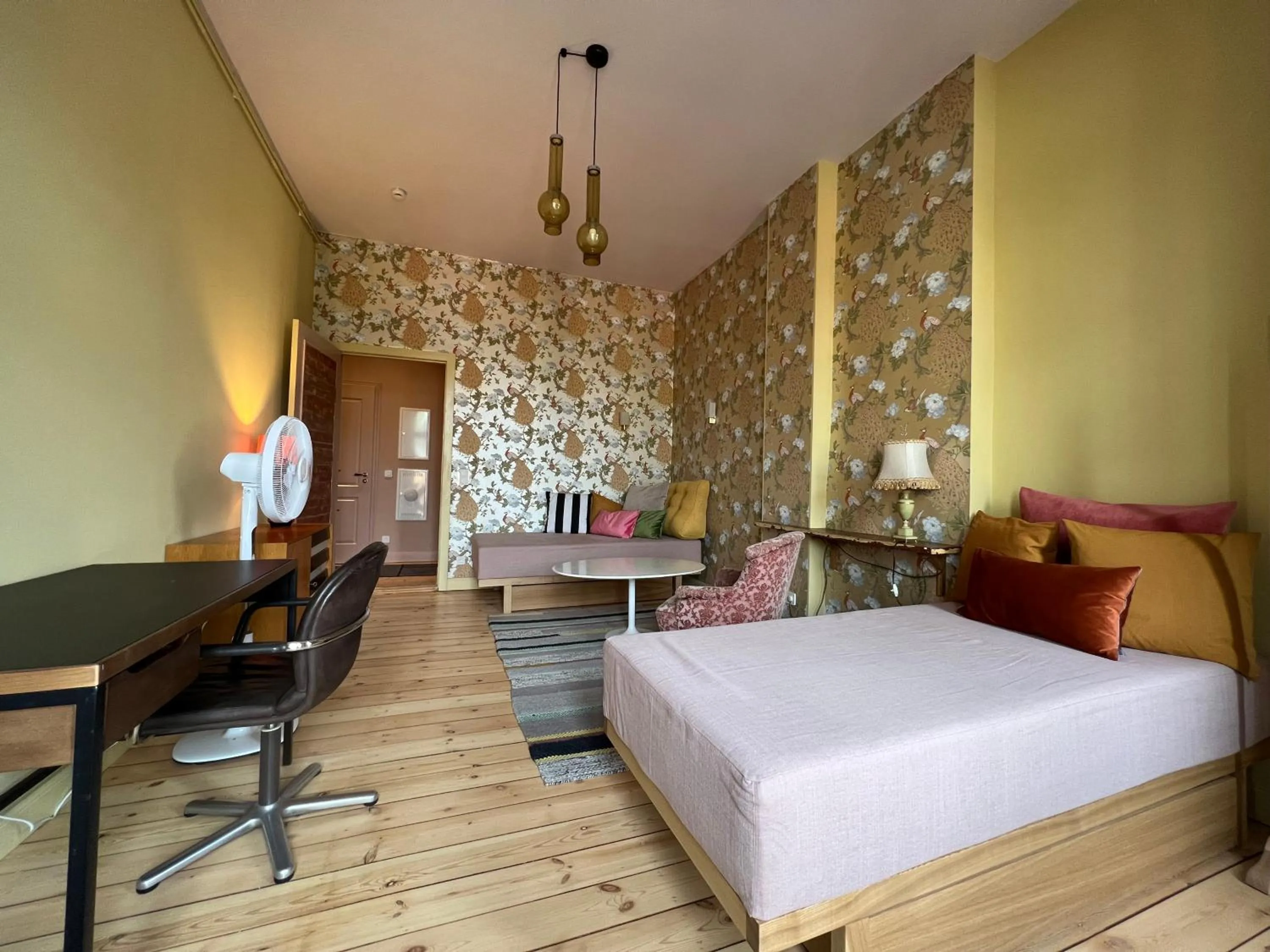 Living room, Bed in Brilliant Apartments