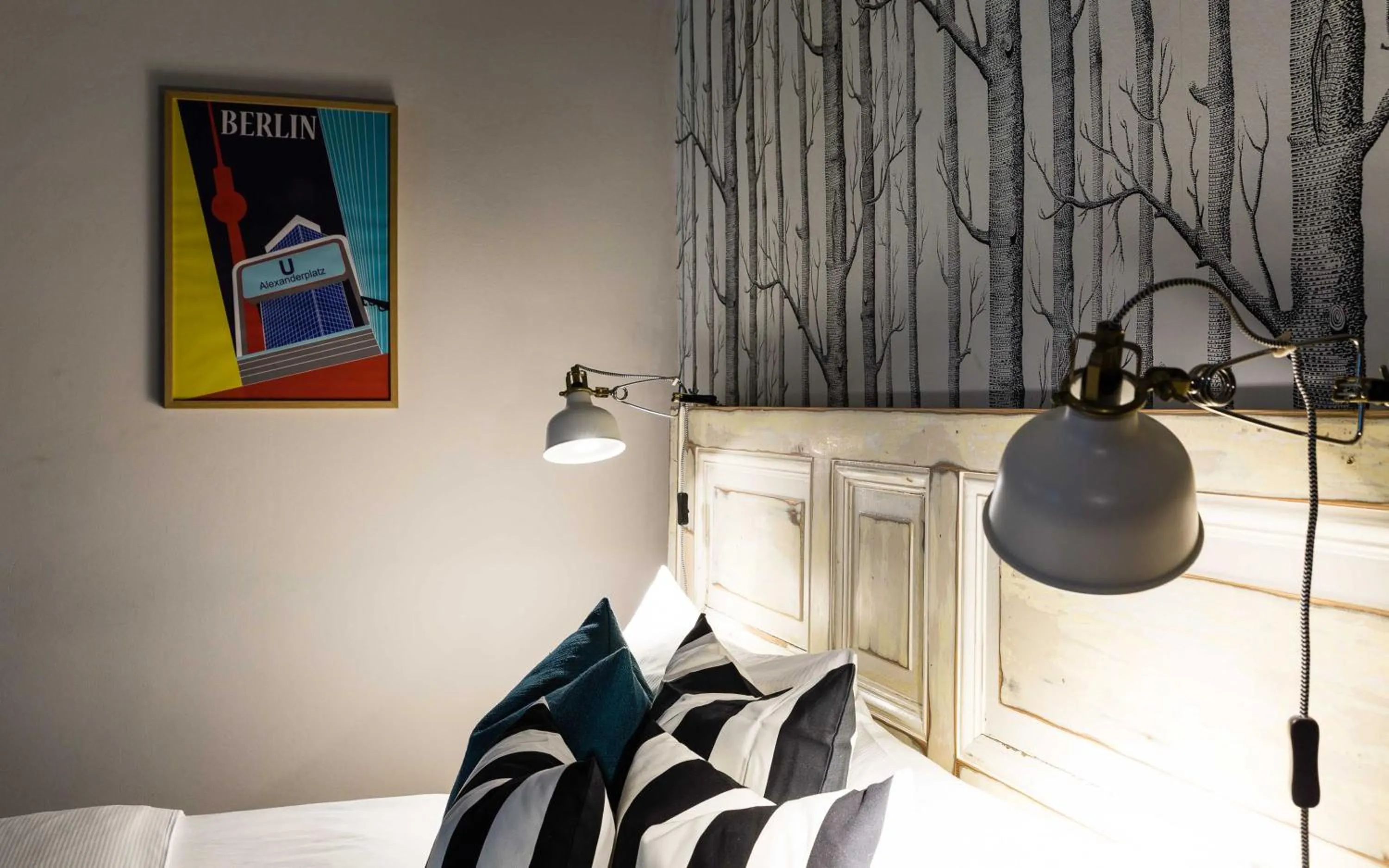 Decorative detail, Bed in Brilliant Apartments