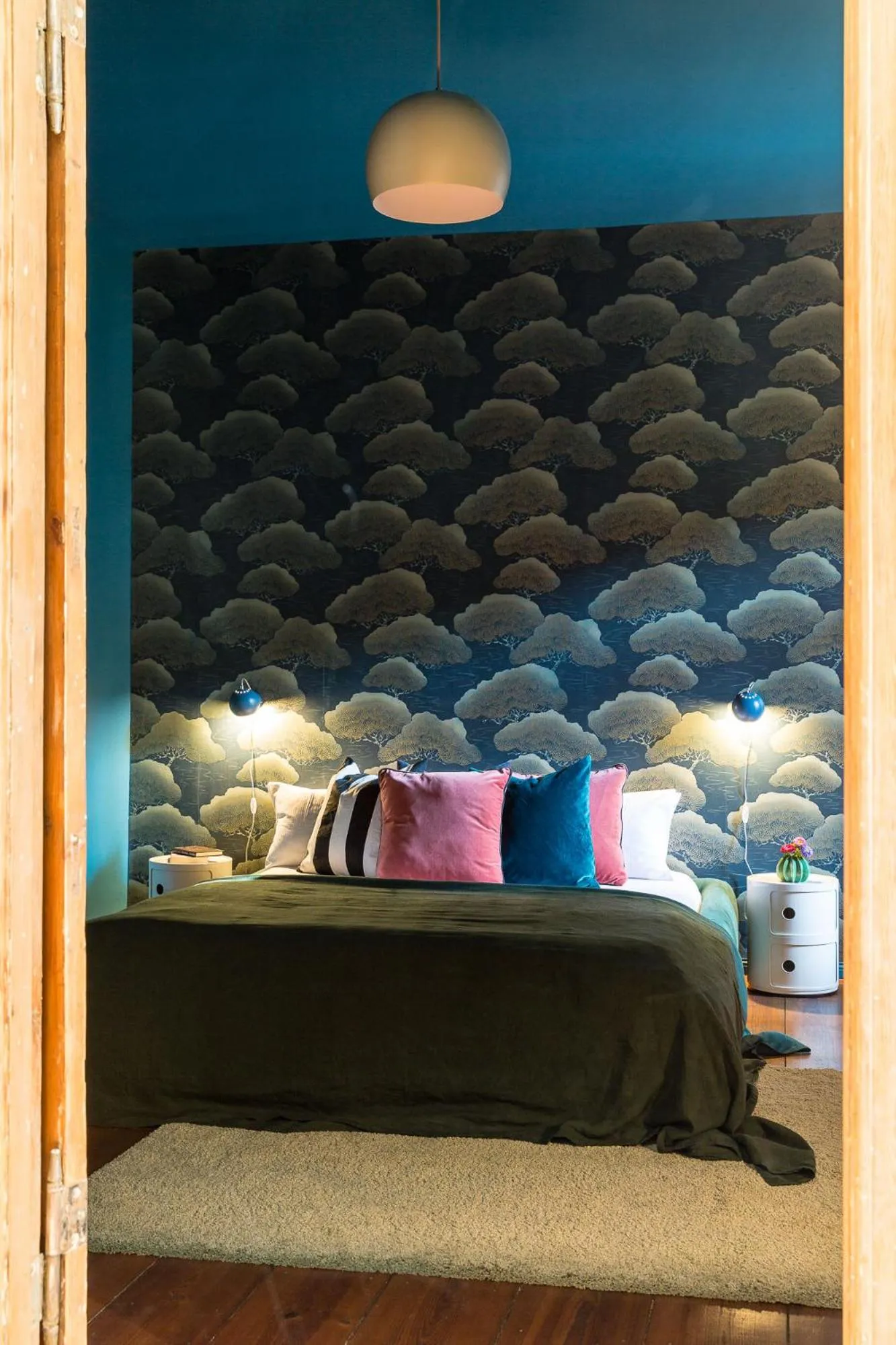 Bedroom, Bed in Brilliant Apartments