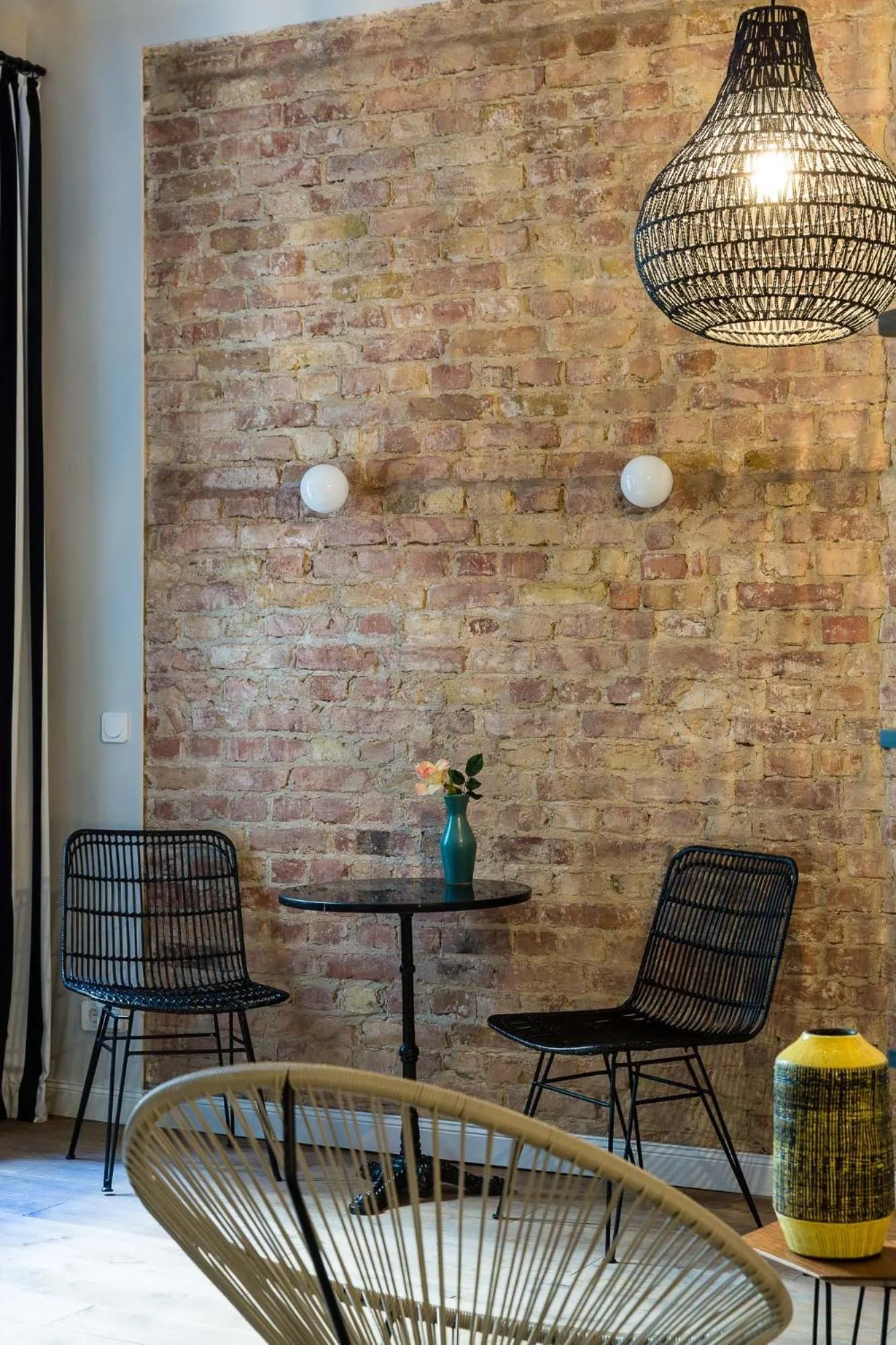 Seating area in Brilliant Apartments