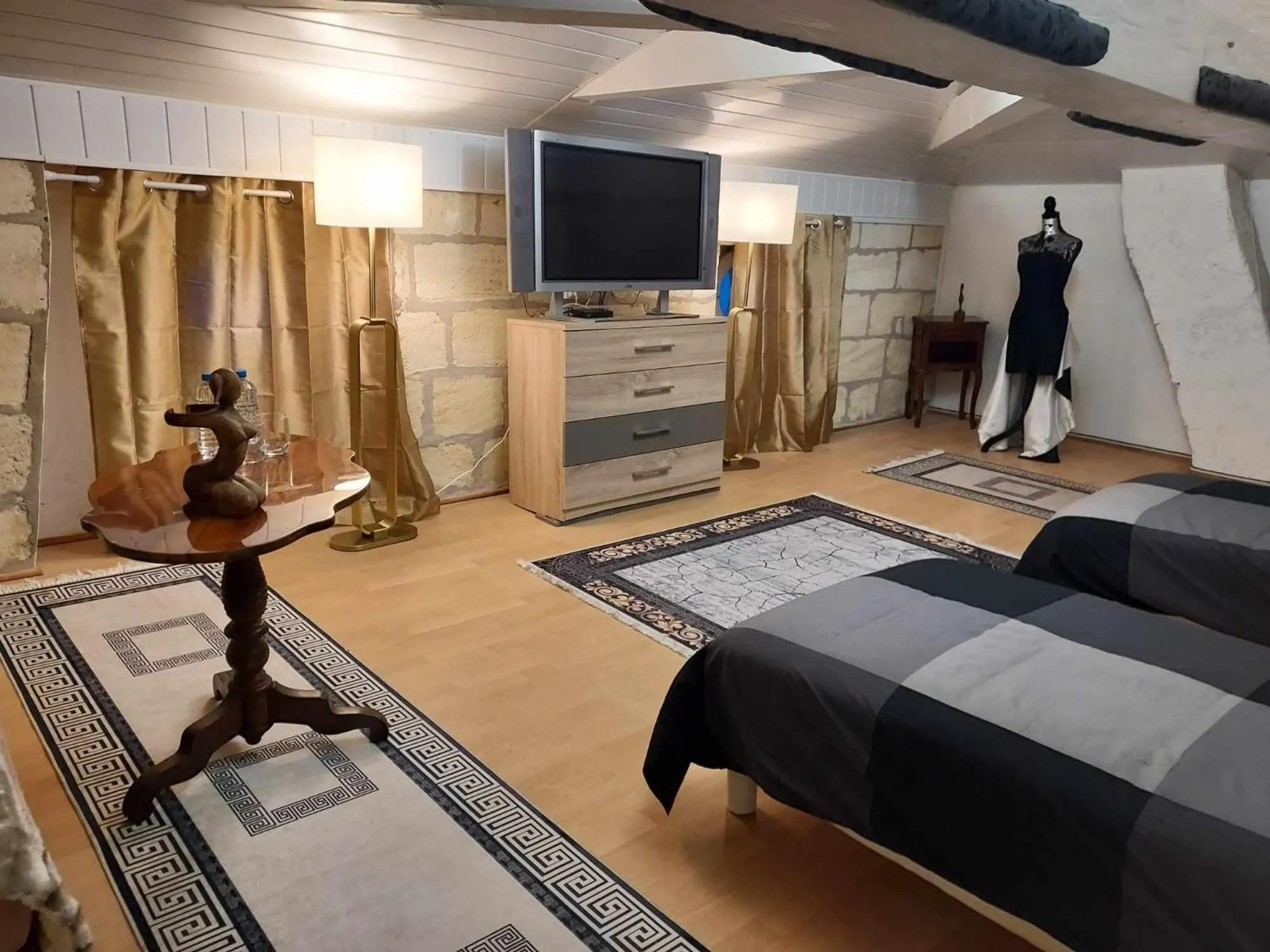 TV and multimedia, Bed in Domaine La Corniche