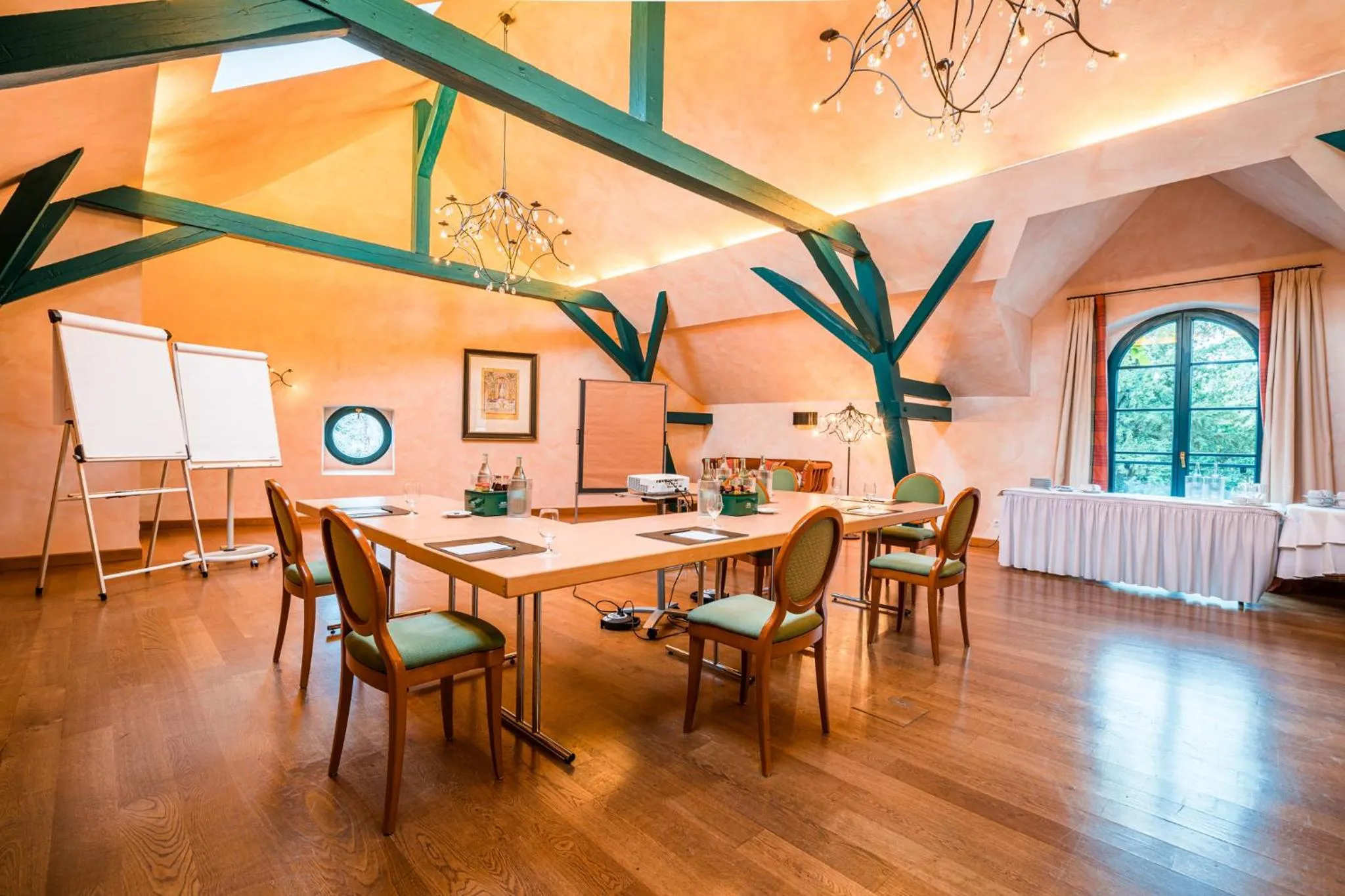 Area and facilities in Deidesheimer Hof