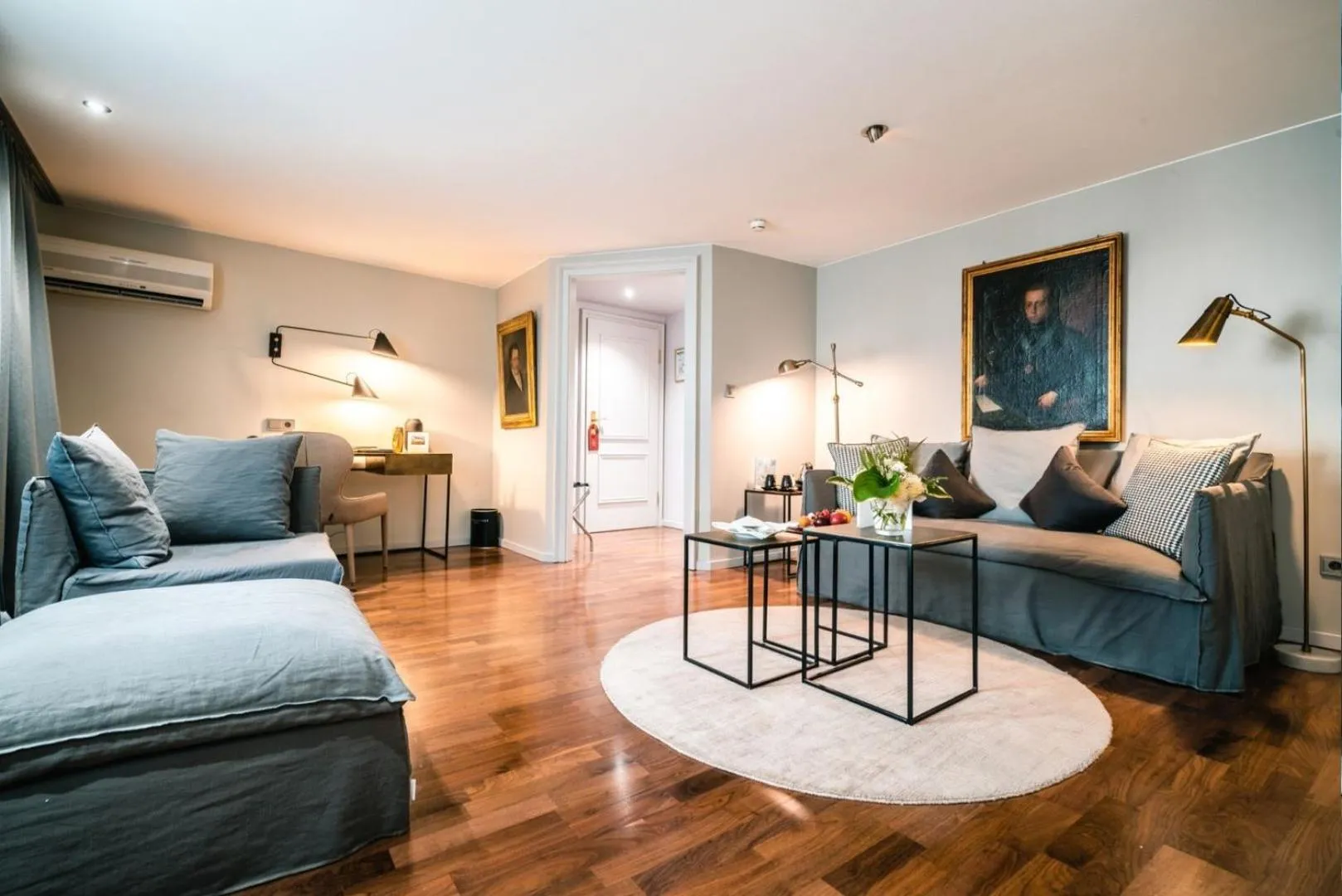 Photo of the whole room in Deidesheimer Hof