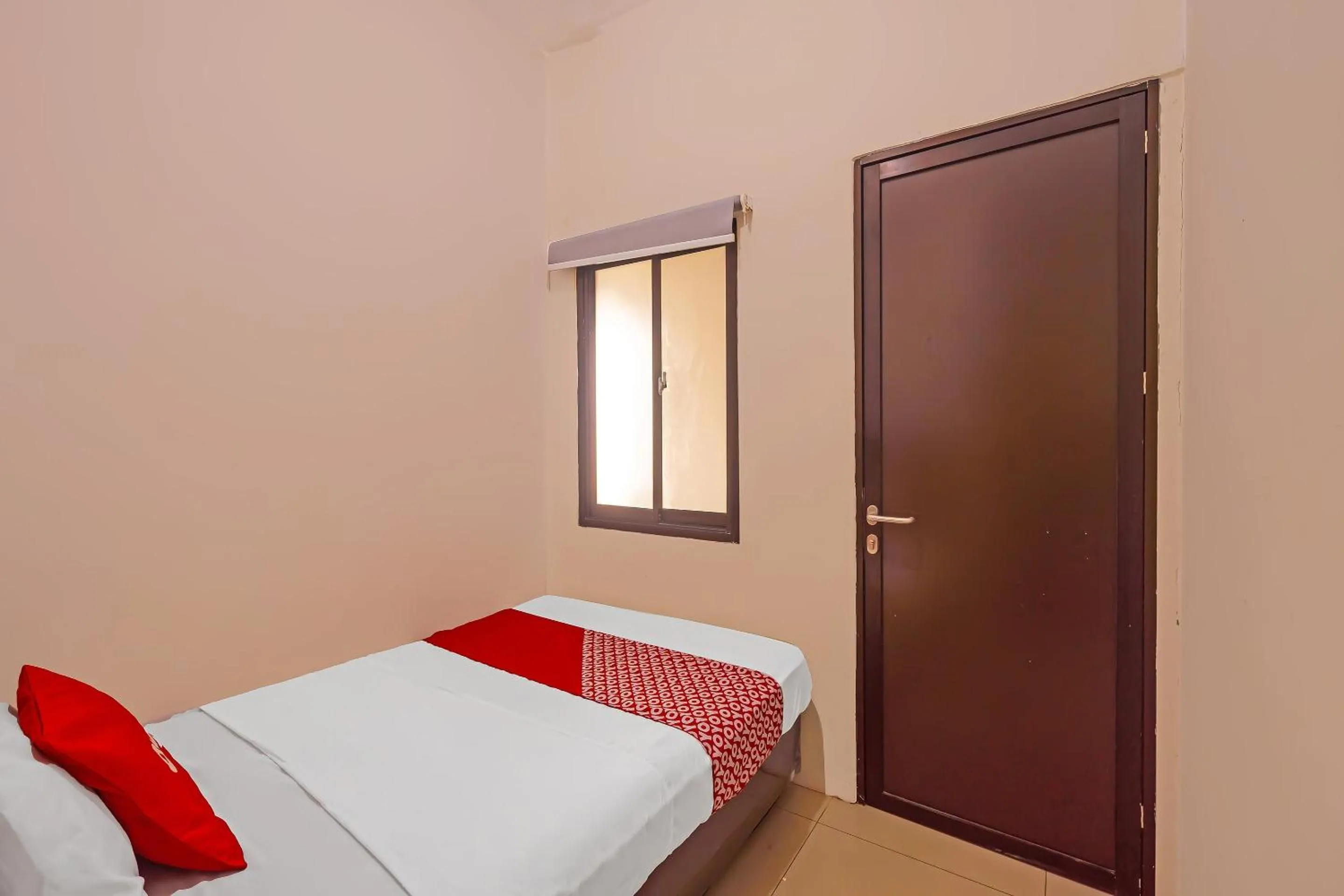 Bedroom in OYO 92664 Cemara Koja Residence Syariah