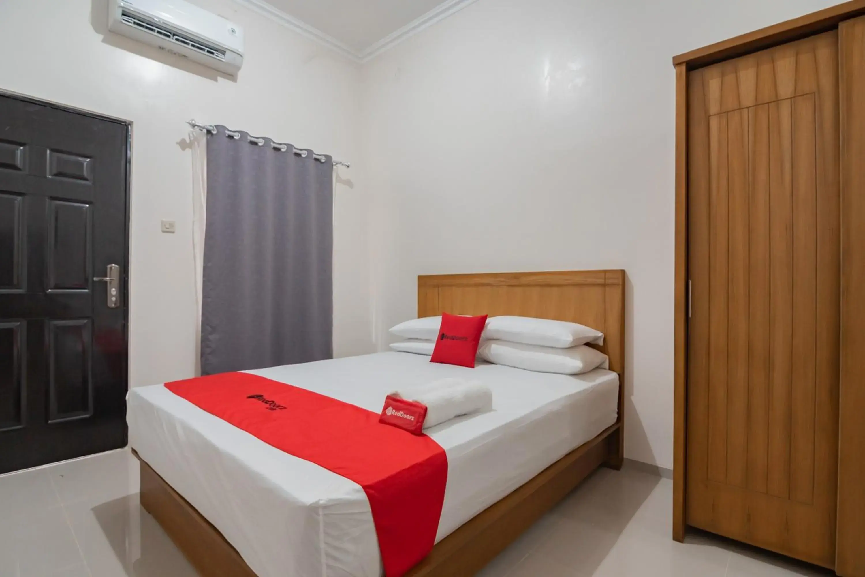 Bed in RedDoorz Syariah Plus @ Perintis Guesthouse Tasikmalaya Bed in RedDoorz Syariah Plus @ Perintis Guesthouse Tasikmalaya