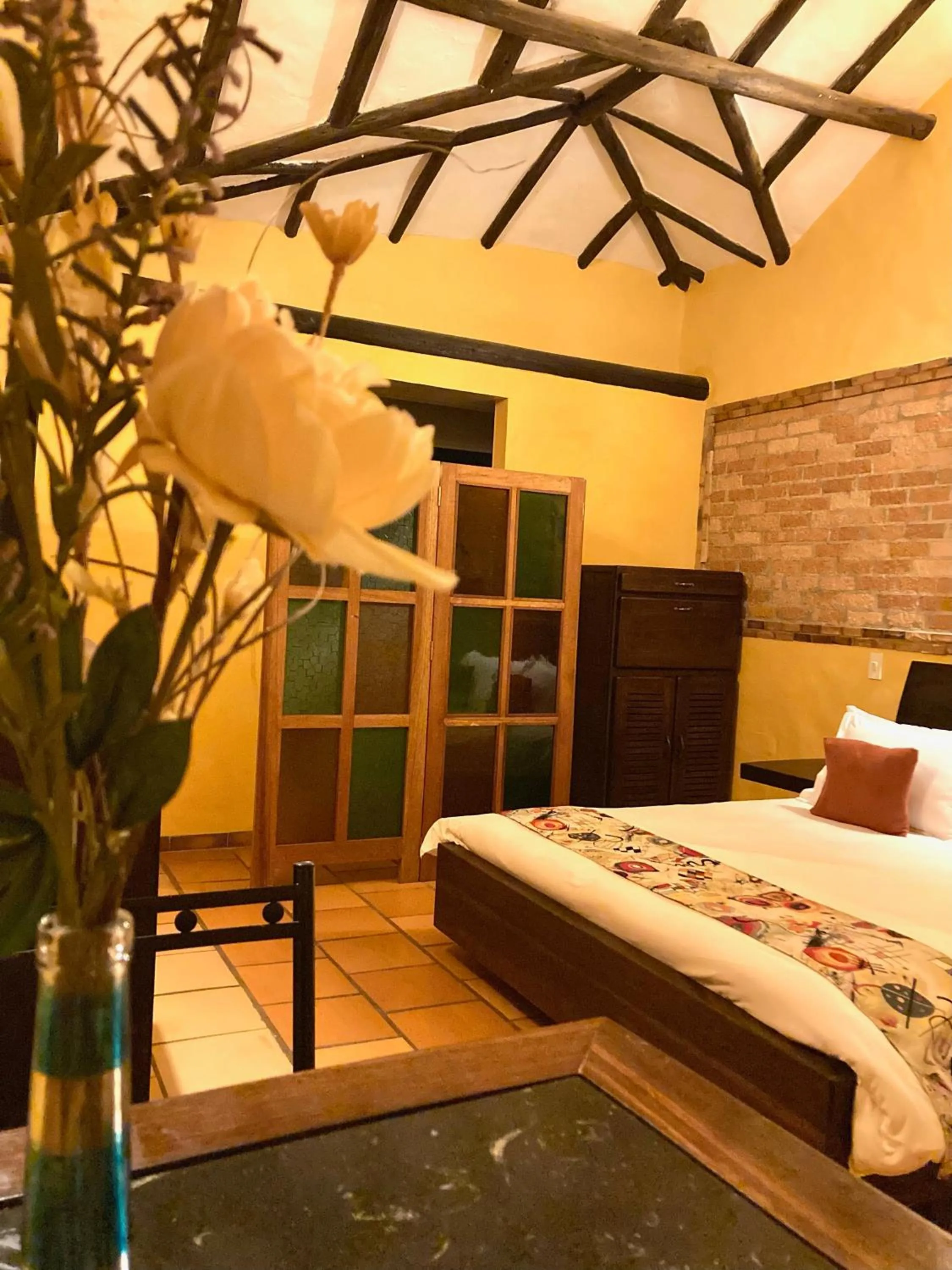 Bedroom, Bed in Bombon Hotel