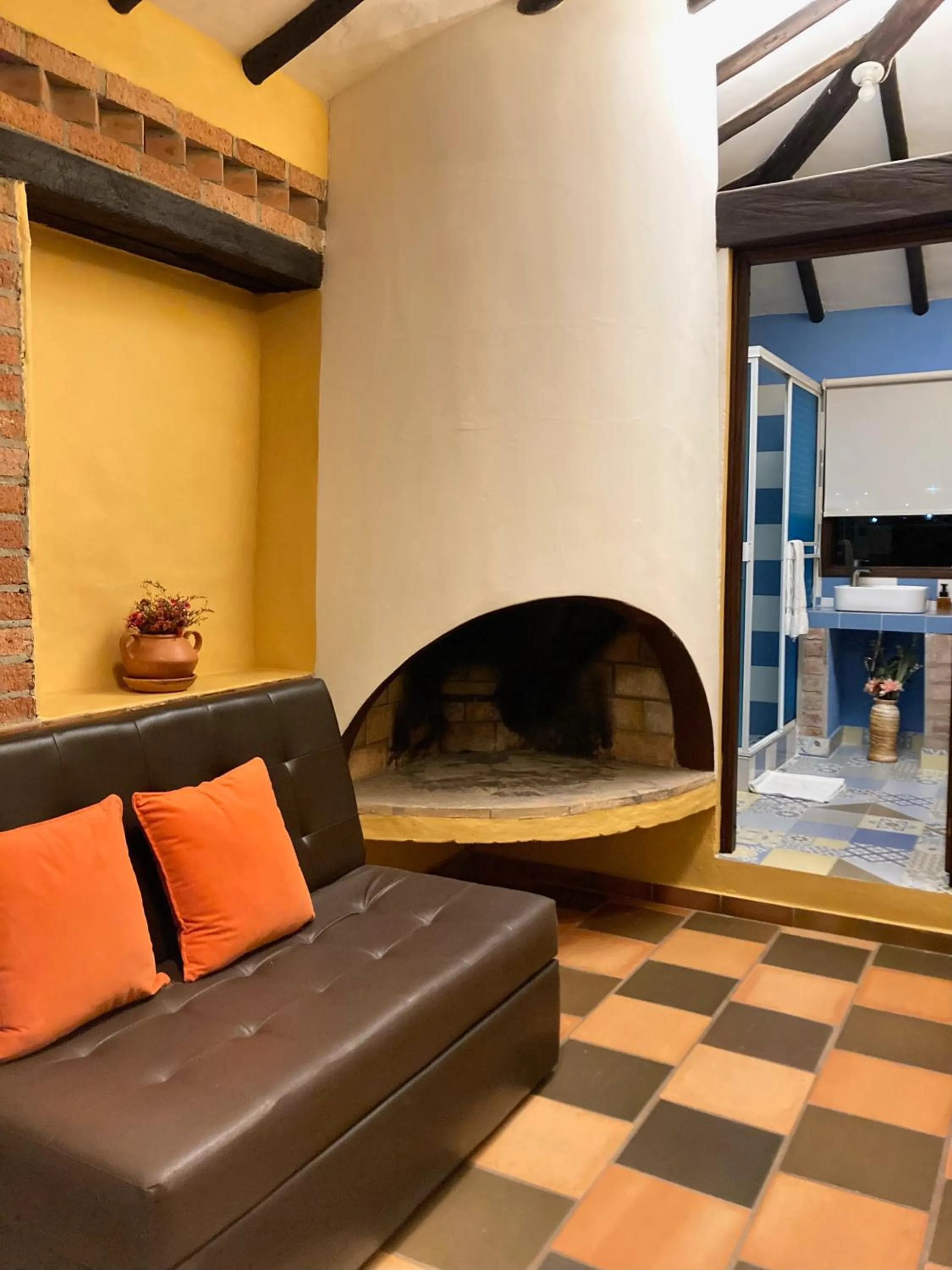 Living room in Bombon Hotel