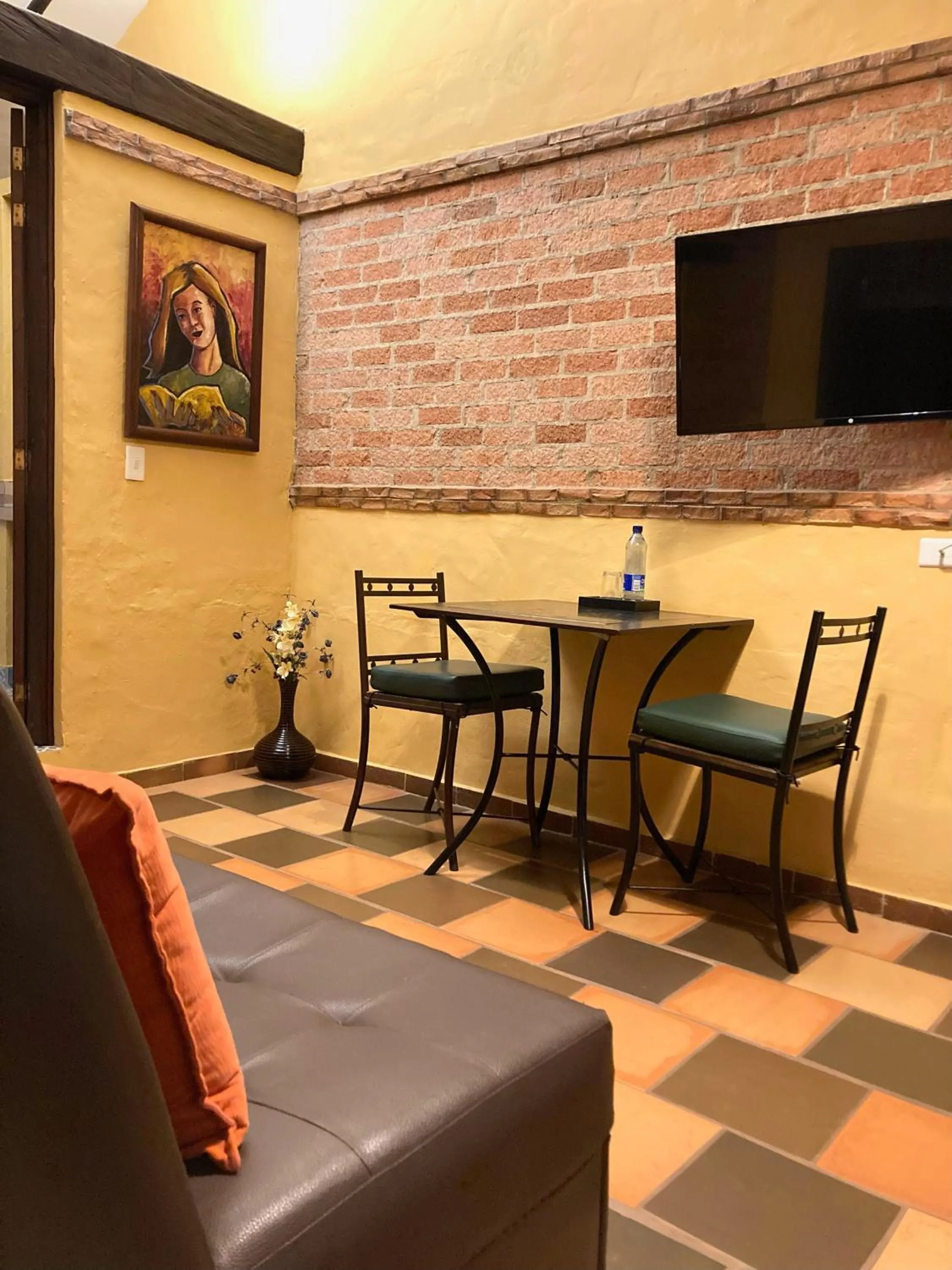 TV and multimedia in Bombon Hotel