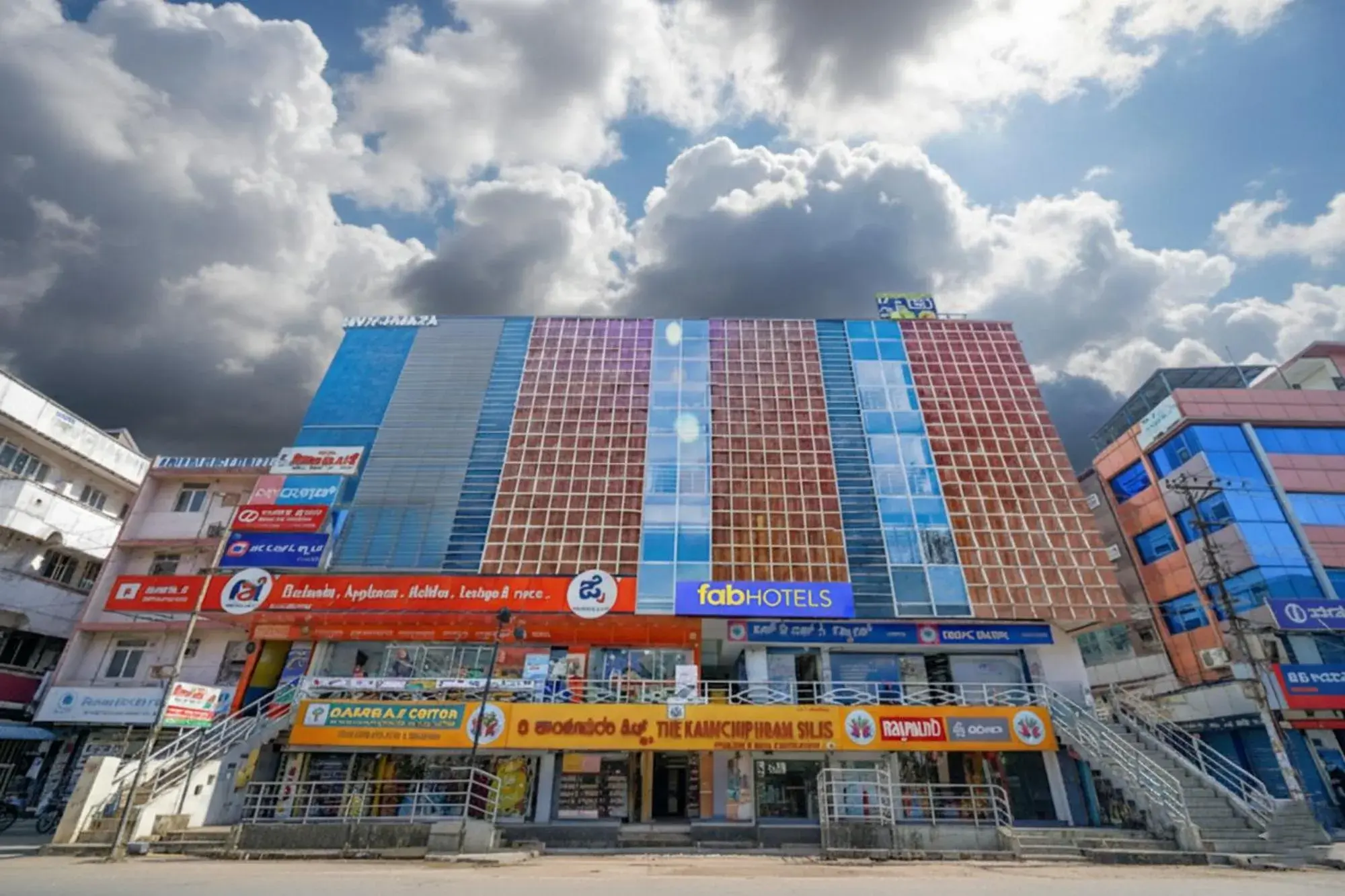 Property building in FabHotel Champion Gateway - Yelahanka Property building in FabHotel Champion Gateway - Yelahanka