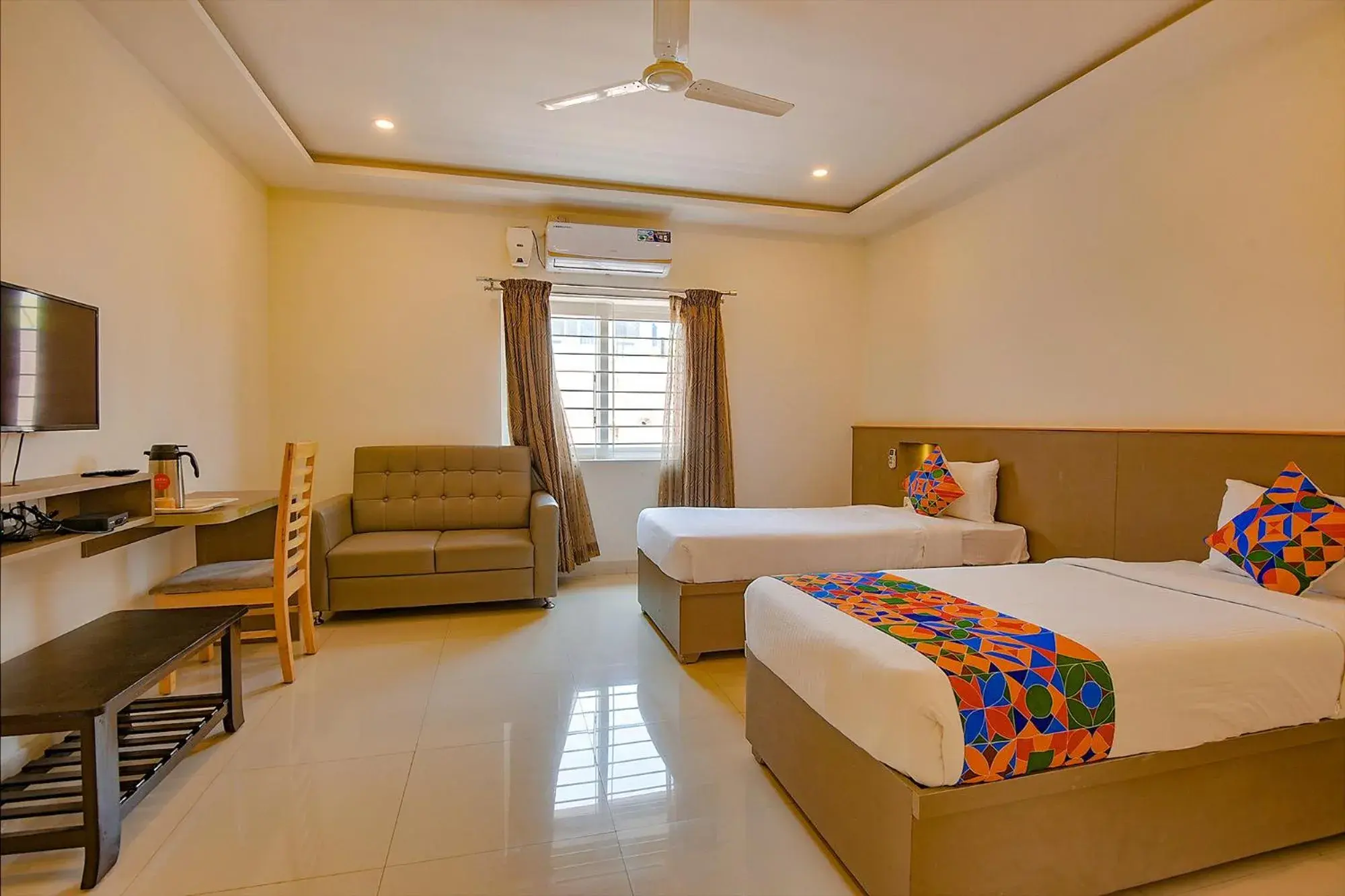 Bed in FabHotel Champion Gateway - Yelahanka Bed in FabHotel Champion Gateway - Yelahanka