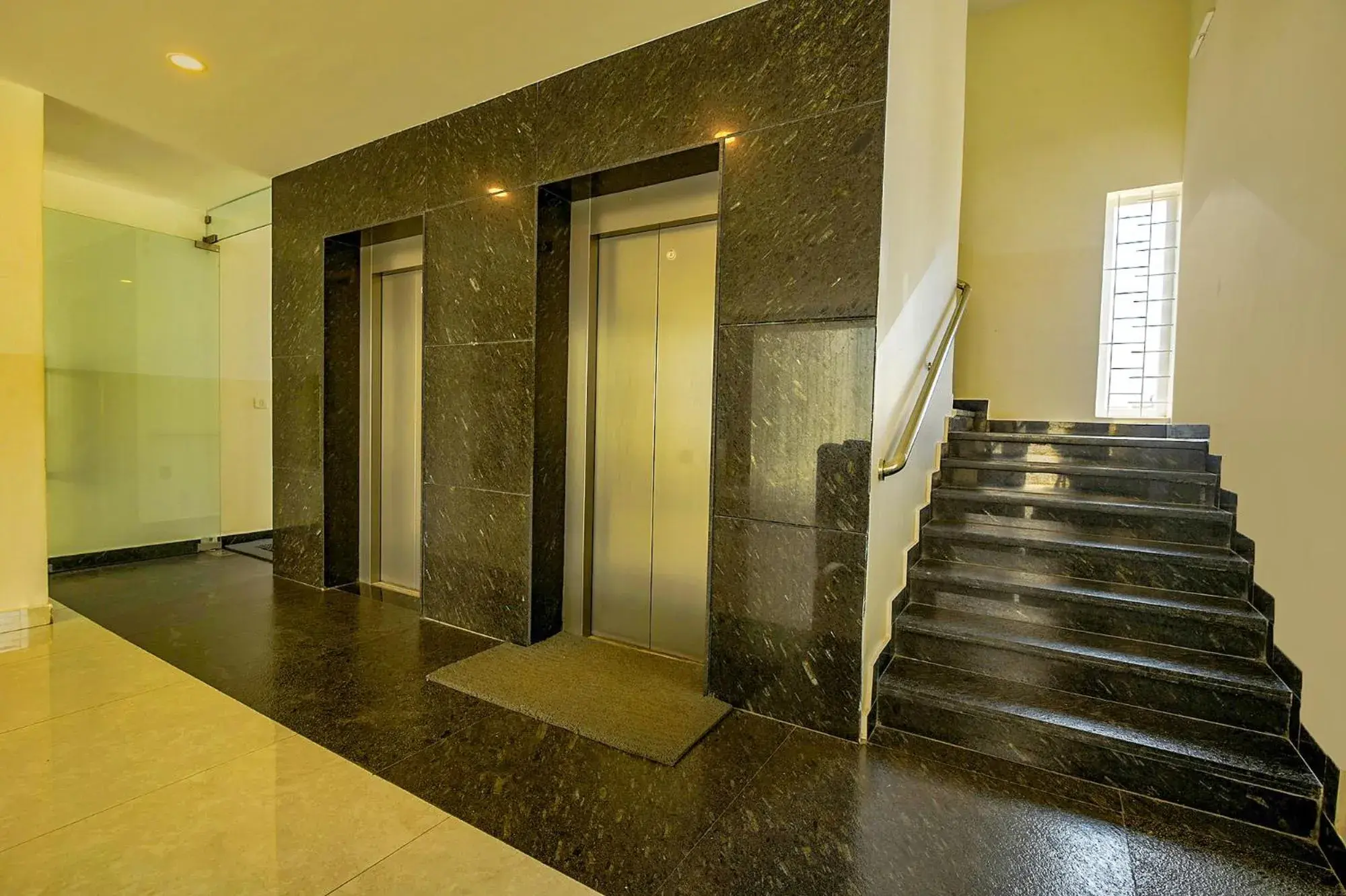 Lobby or reception in FabHotel Champion Gateway - Yelahanka Lobby or reception in FabHotel Champion Gateway - Yelahanka