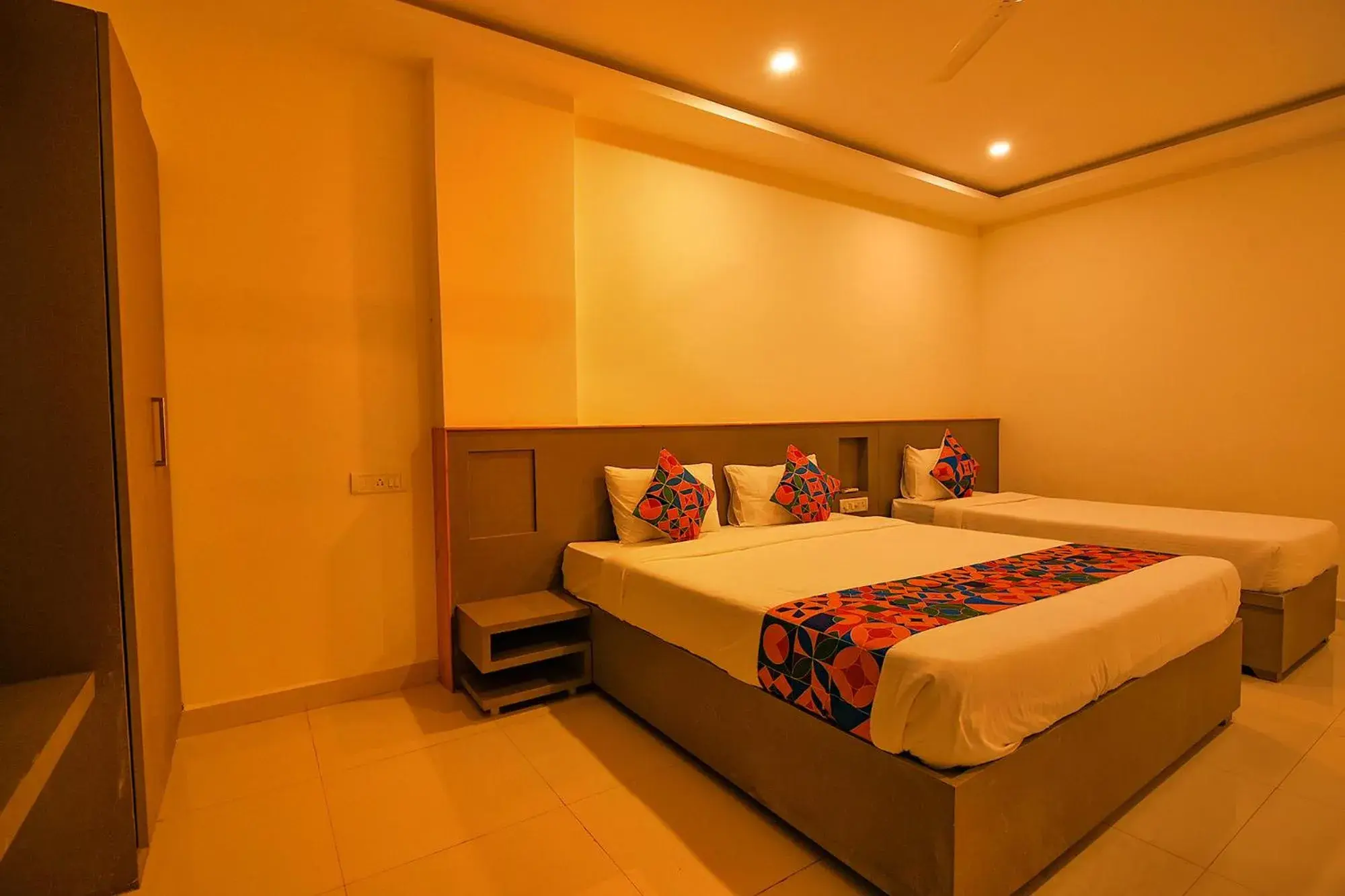 Bedroom, Bed in FabHotel Champion Gateway - Yelahanka Bedroom, Bed in FabHotel Champion Gateway - Yelahanka