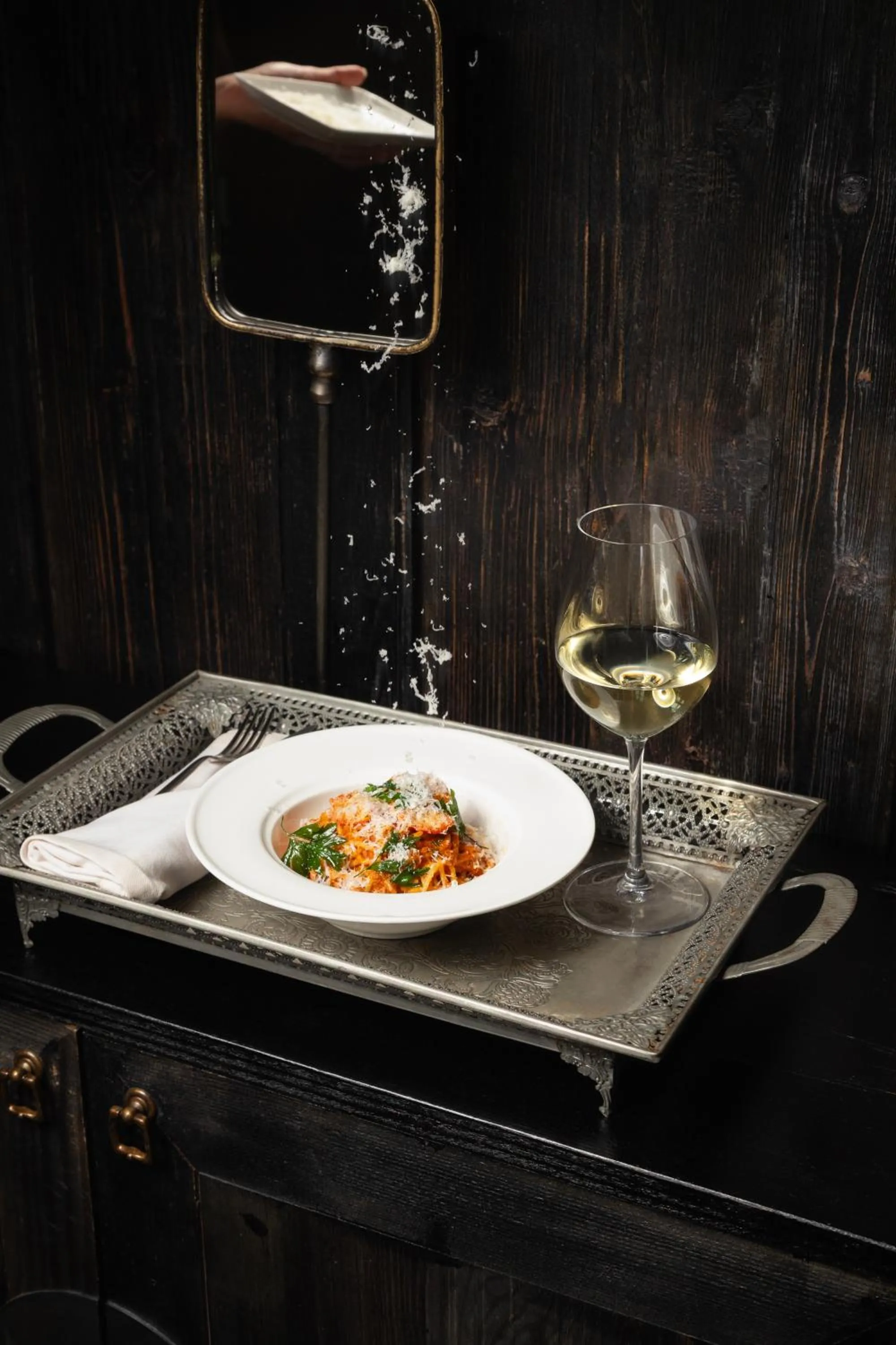 Food and drinks in Unfound Door - Design Hotel