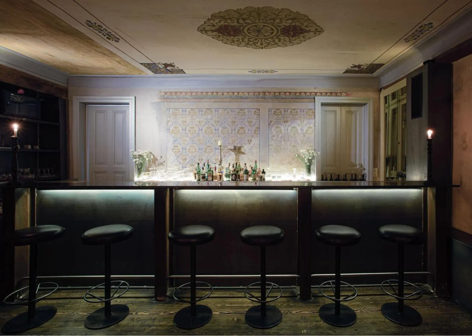 Lounge or bar in Unfound Door - Design Hotel