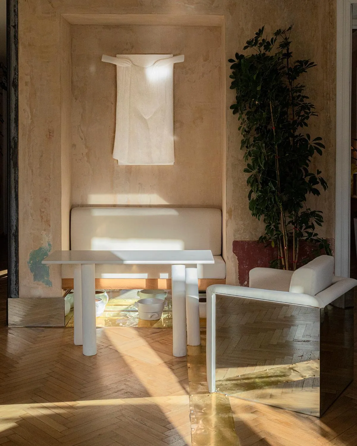 Restaurant/places to eat in Unfound Door - Design Hotel