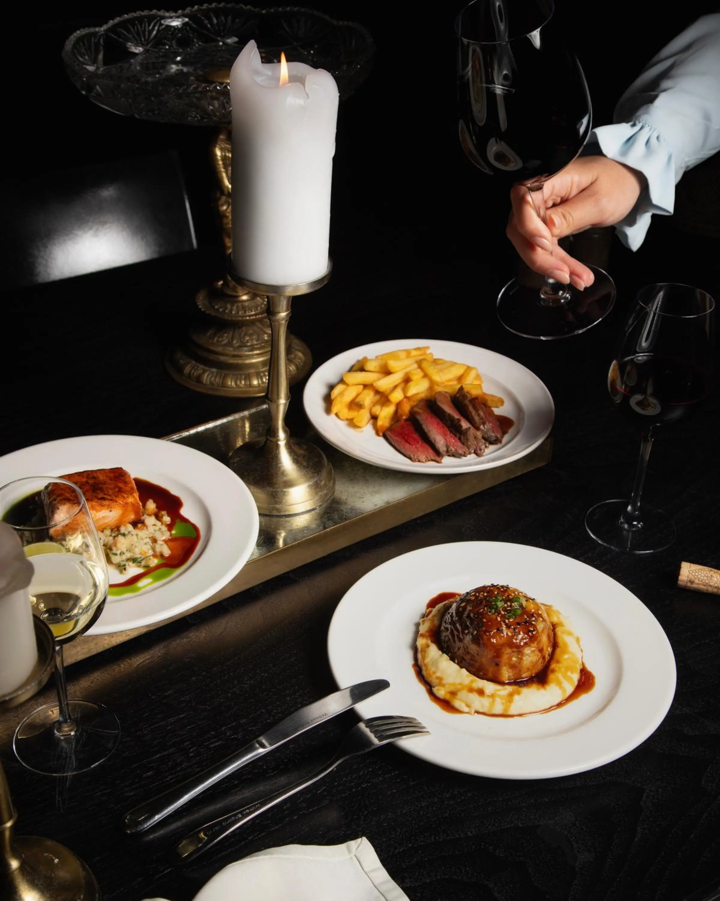 Restaurant/places to eat in Unfound Door - Design Hotel