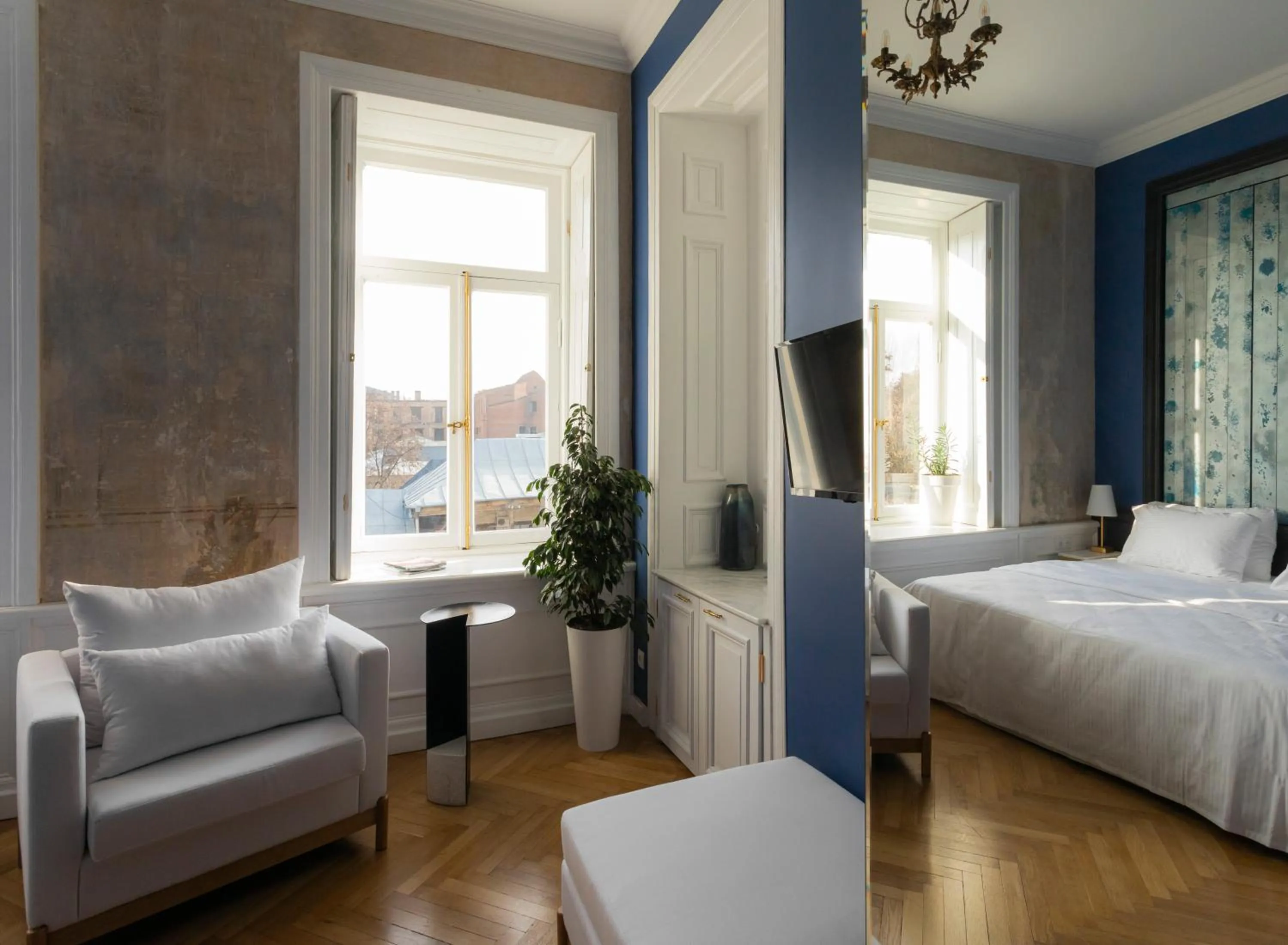 Photo of the whole room, Bed in Unfound Door - Design Hotel