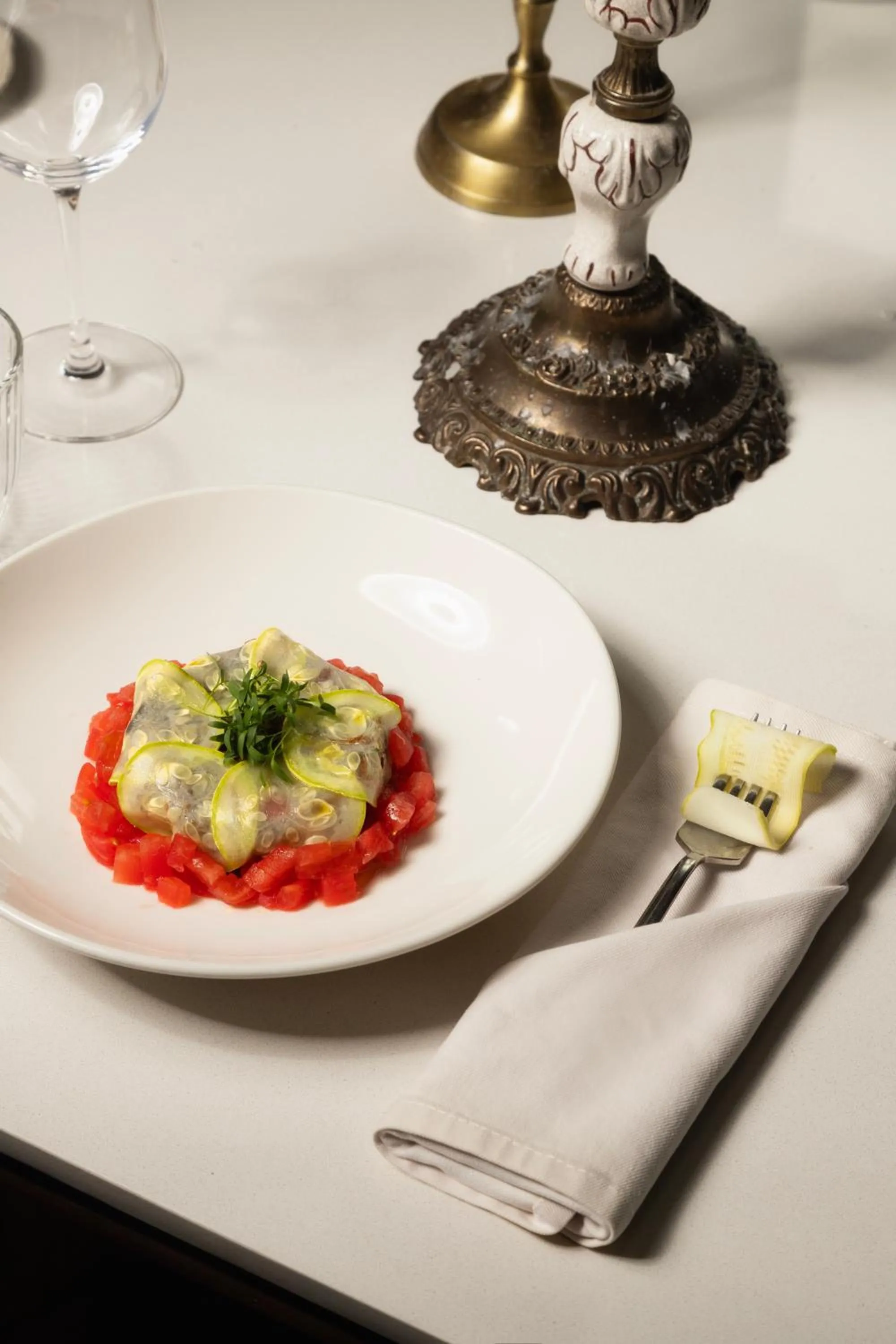 Restaurant/places to eat in Unfound Door - Design Hotel