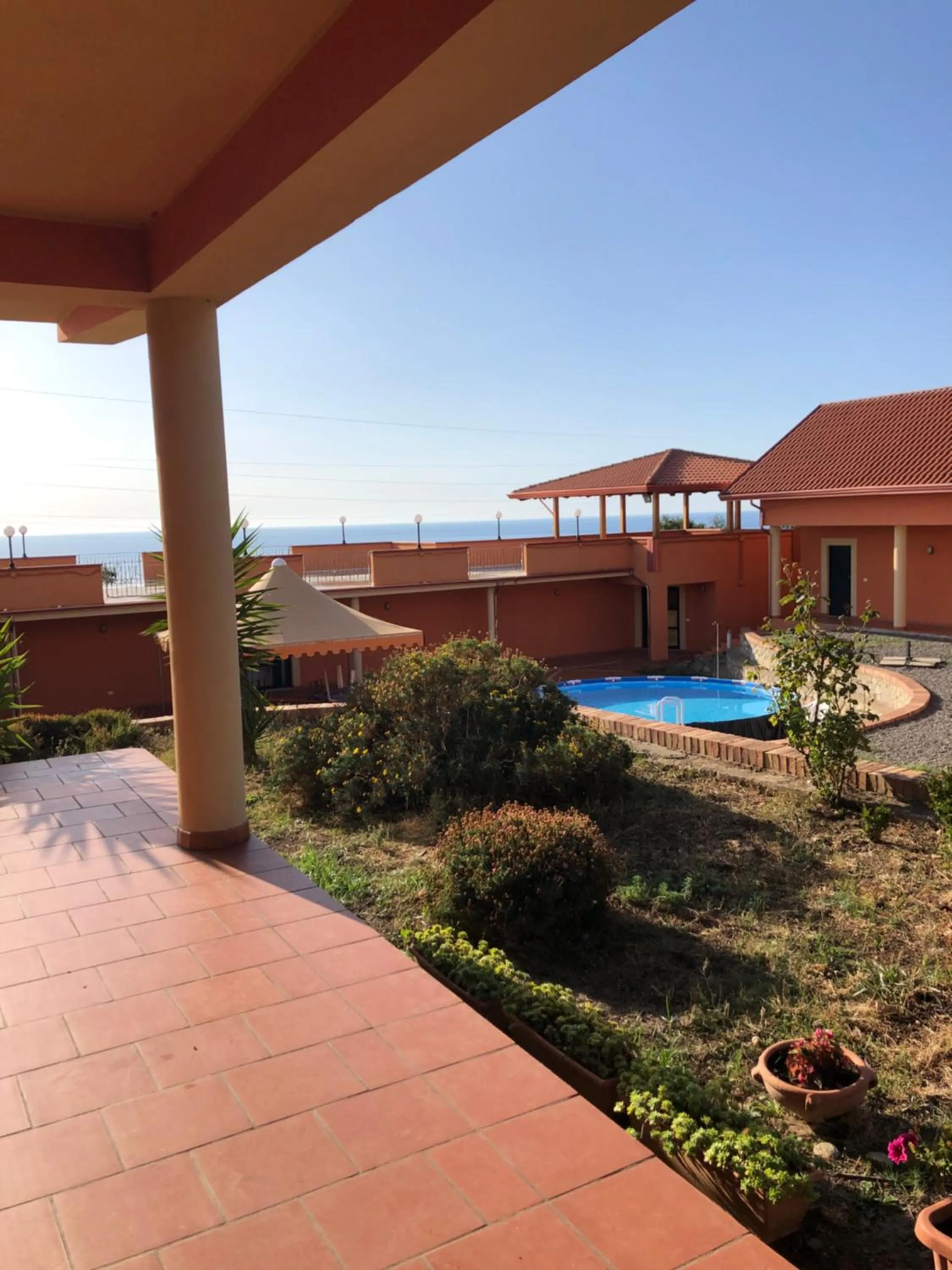 Pool view in B&B Le Fravette