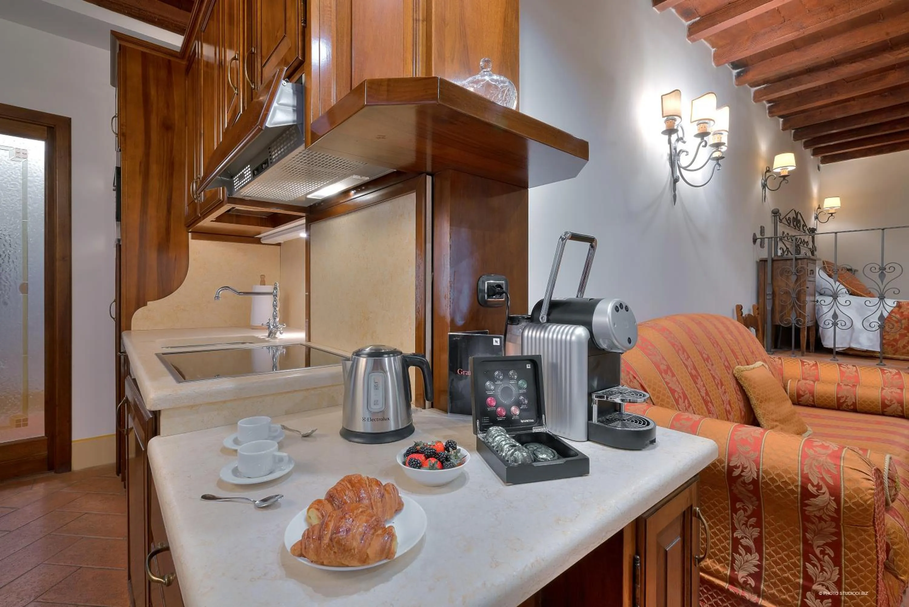 Coffee/tea facilities in First of Florence