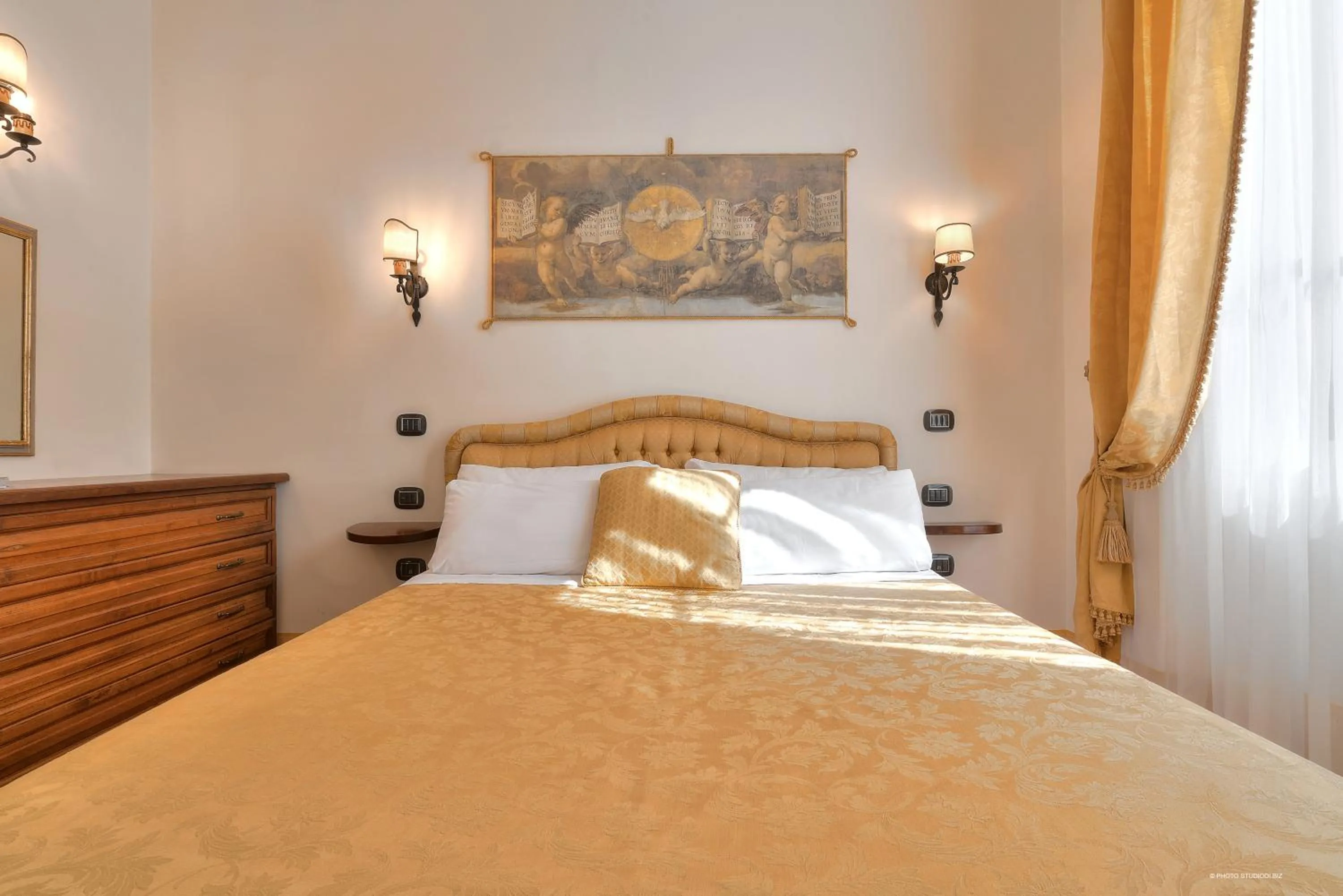 Bedroom, Bed in First of Florence