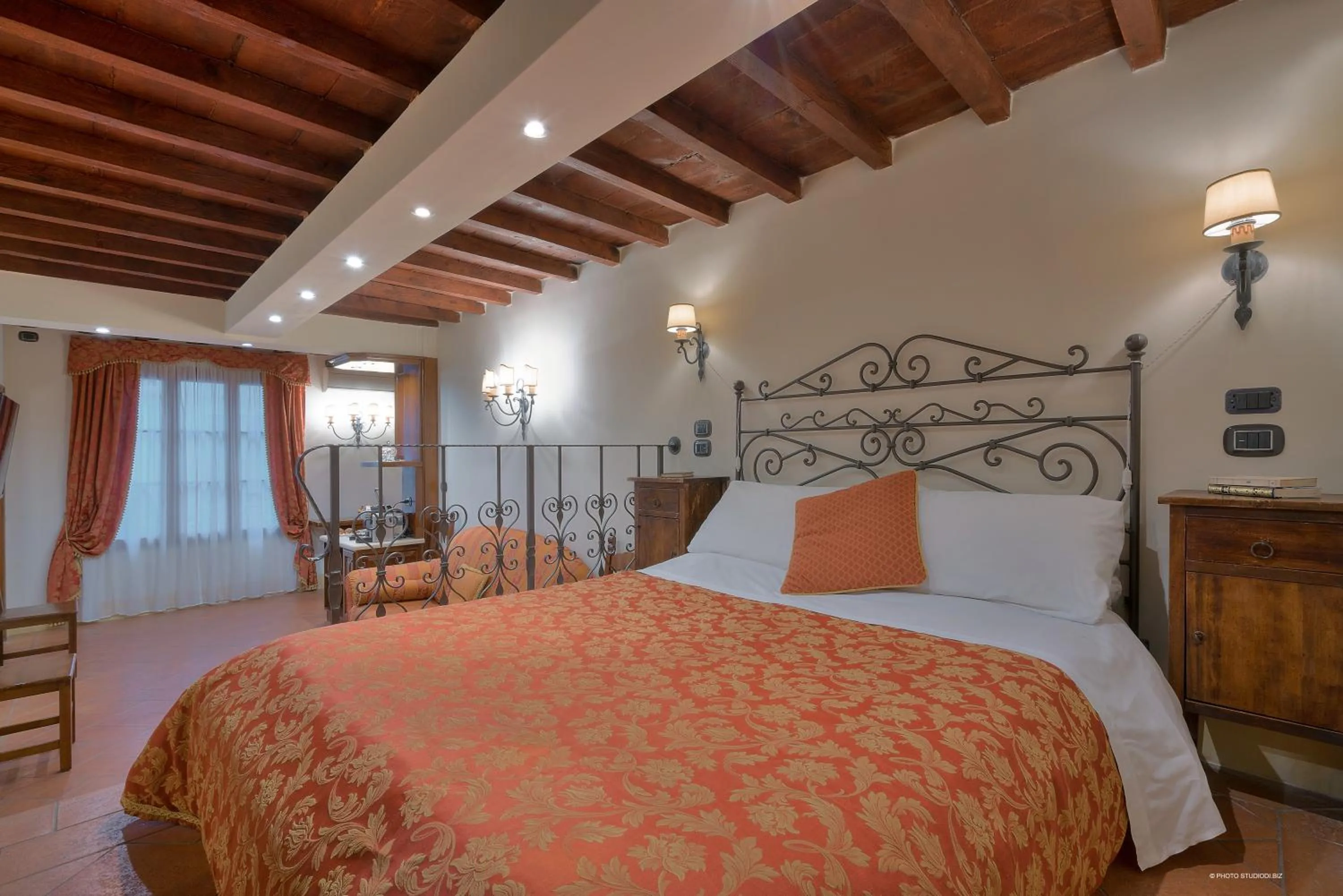 Photo of the whole room, Bed in First of Florence