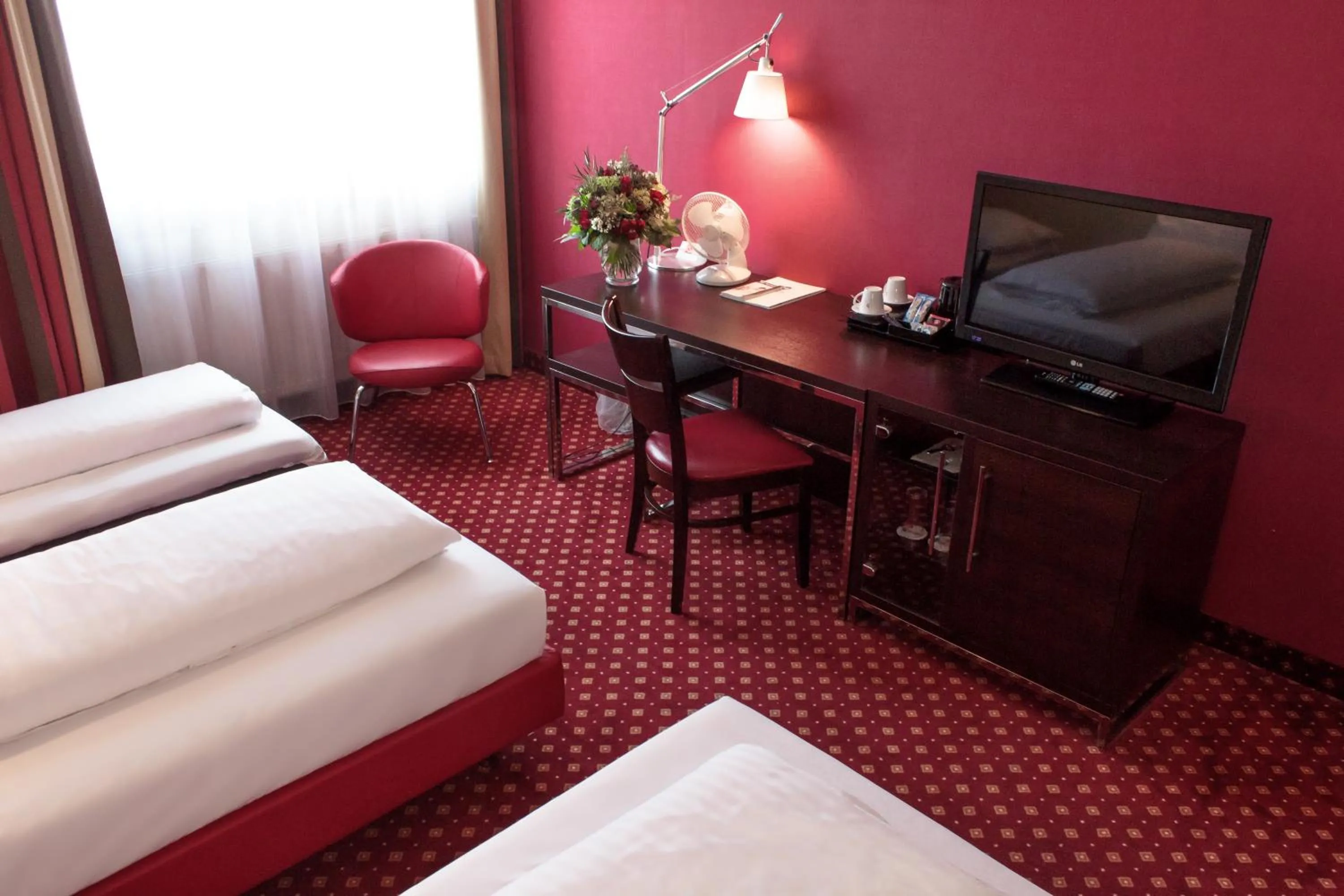 Photo of the whole room, Bed in Best Western Plaza Hotel Wels