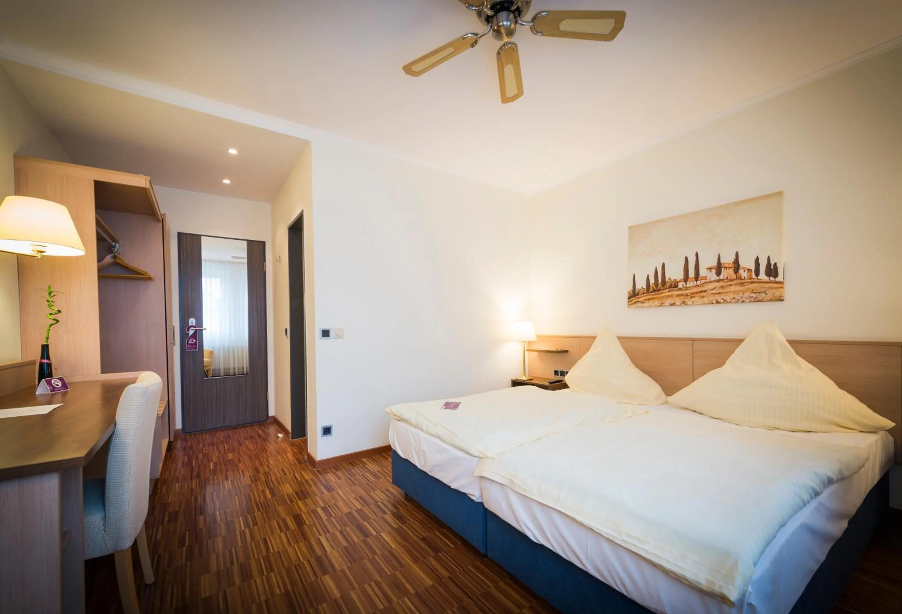 Photo of the whole room, Bed in Hotel Lücke Rheine