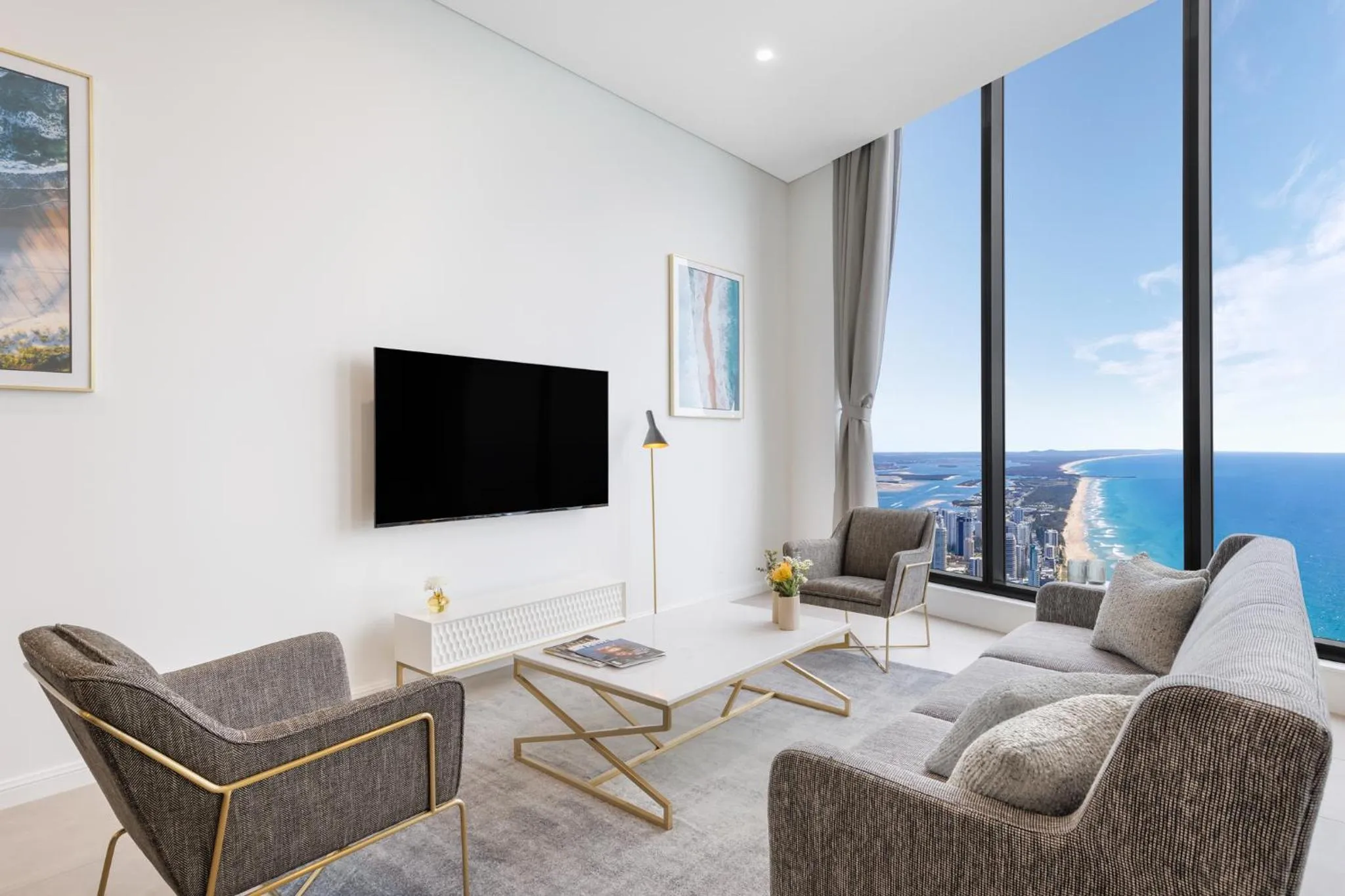 TV and multimedia in Meriton Suites Surfers Paradise