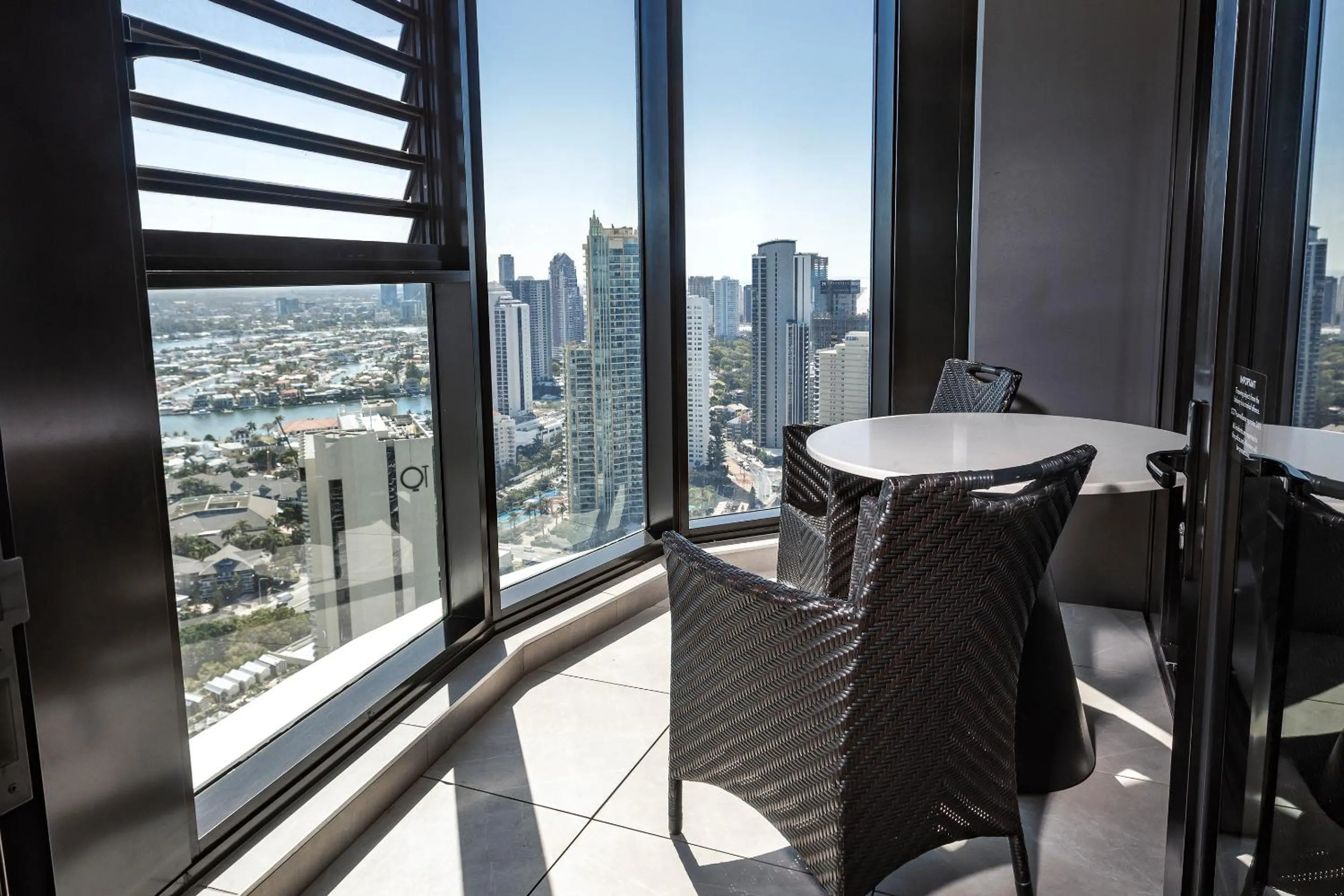 Meriton Suites Surfers Paradise