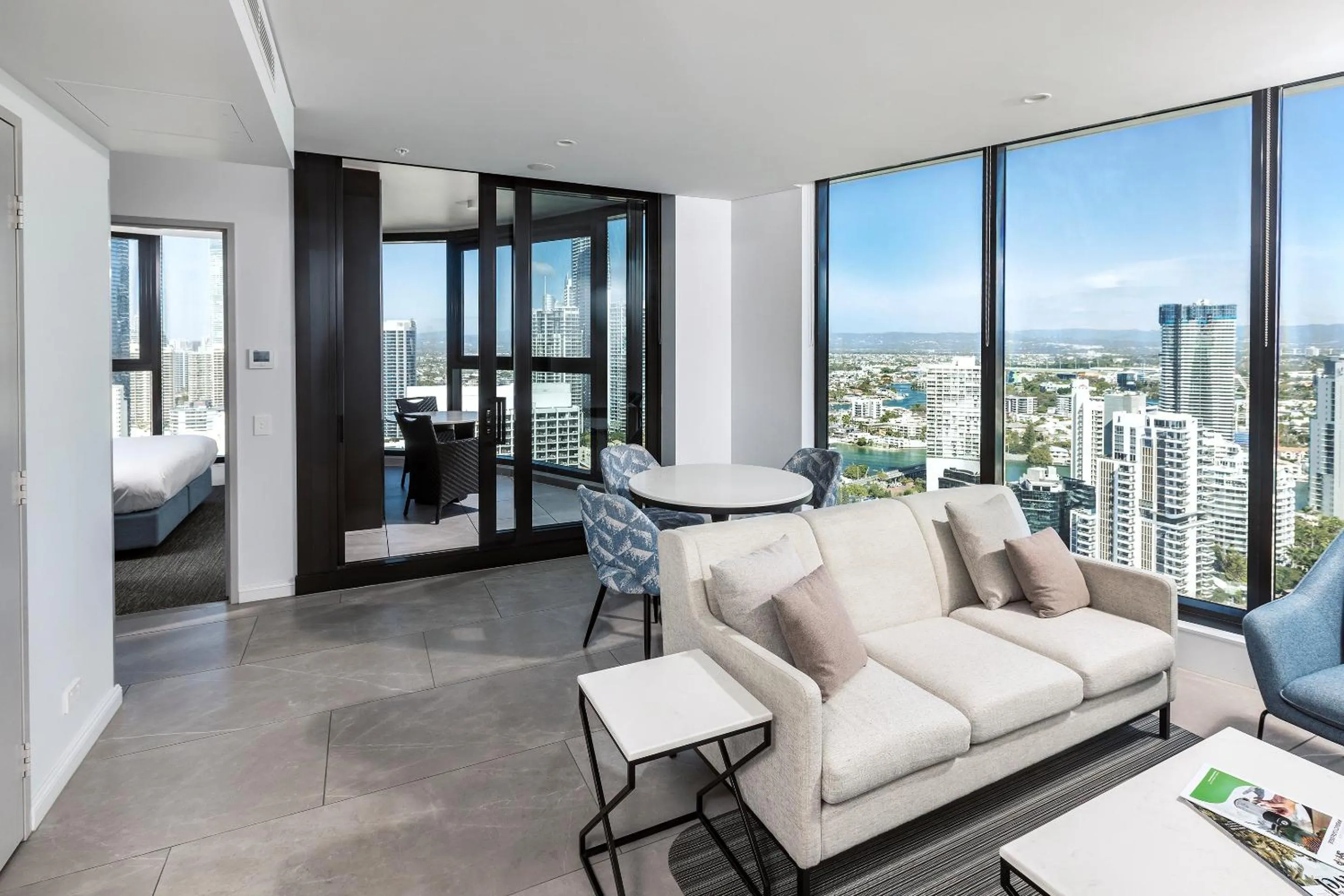 Meriton Suites Surfers Paradise