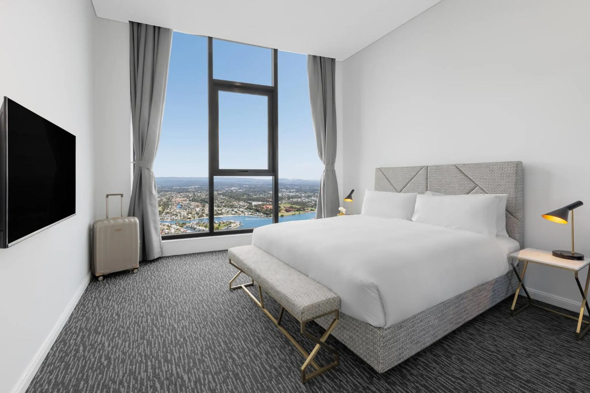 Bed in Meriton Suites Surfers Paradise