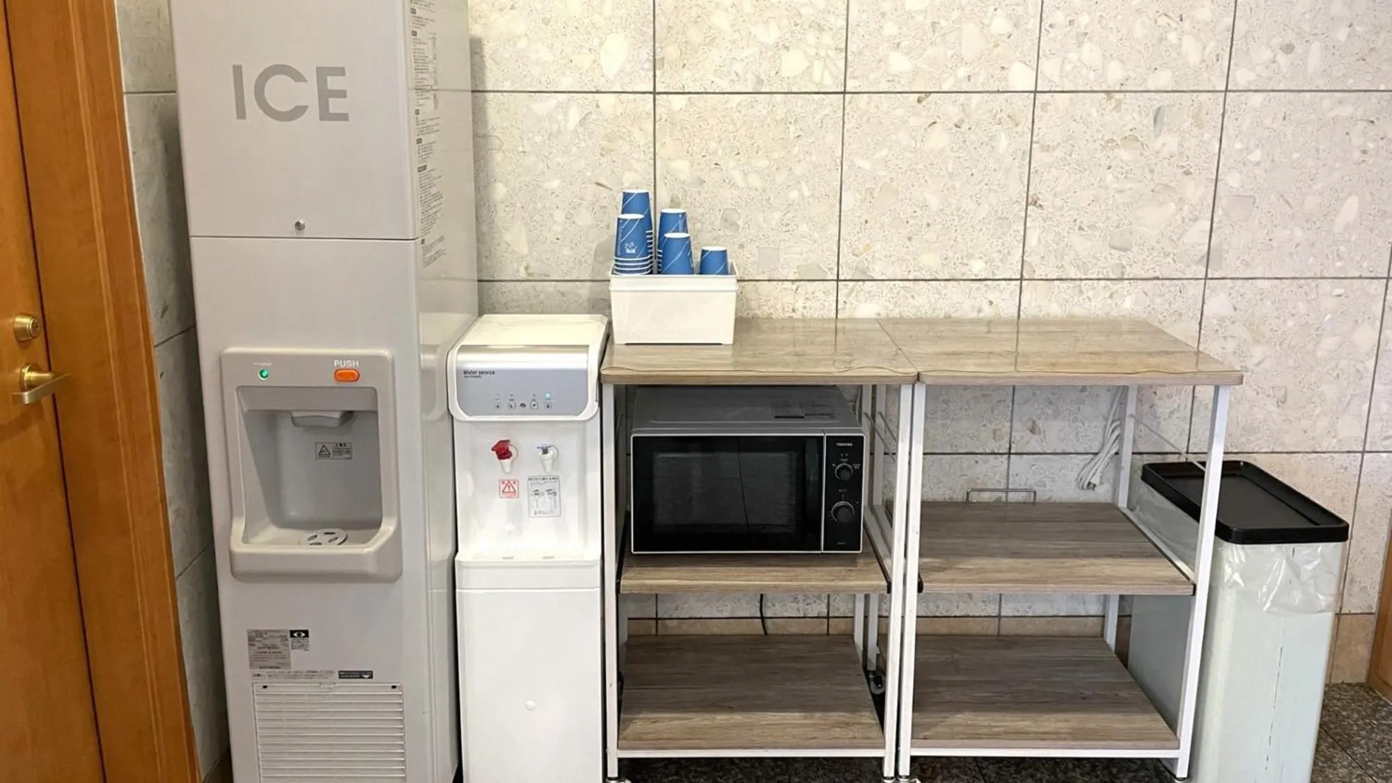 microwave in Toyoko Inn Sendai Nishi-guchi Hirose-dori