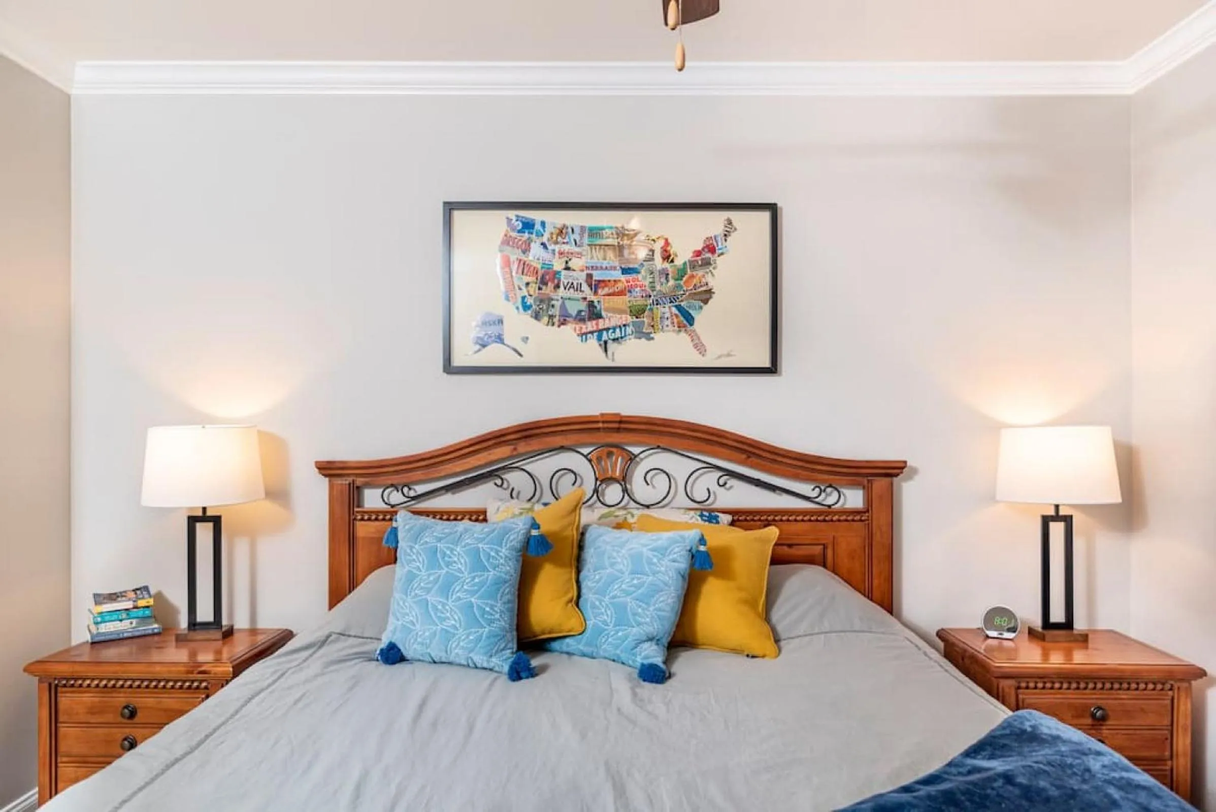 Bed in Gorgeous Cades Cove Condo with Community Pool