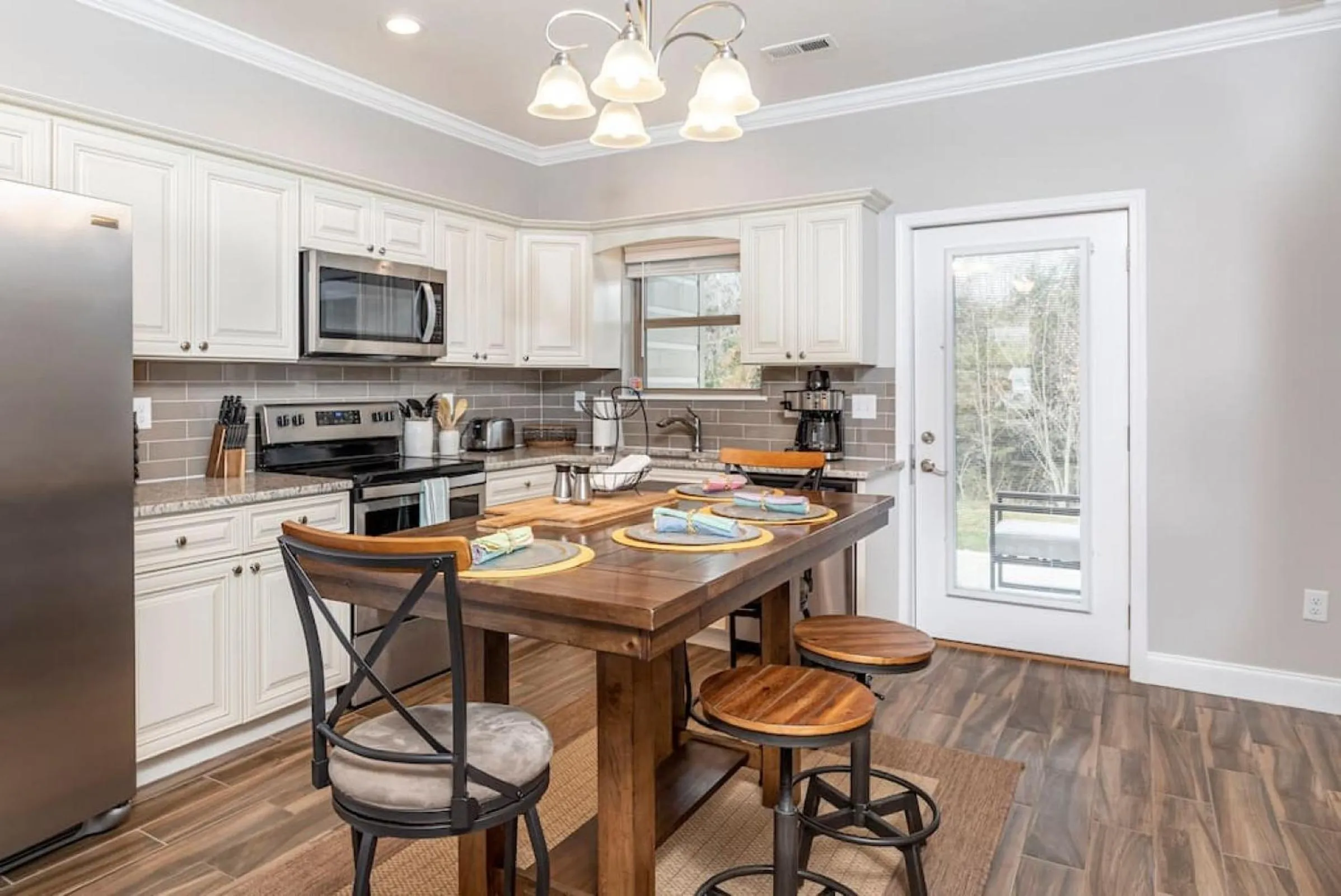 Coffee/tea facilities in Gorgeous Cades Cove Condo with Community Pool