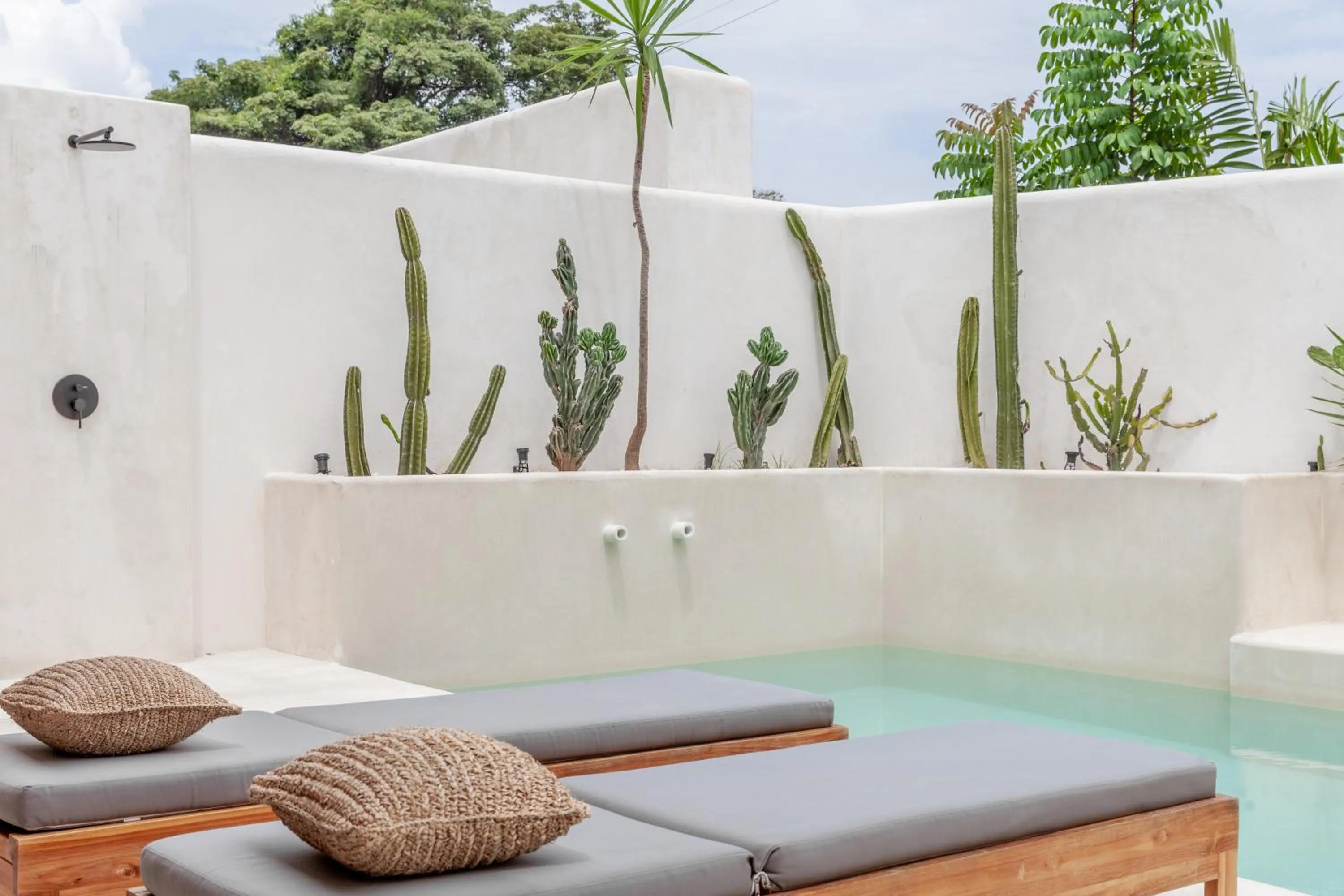 Property building in YUCCA villas