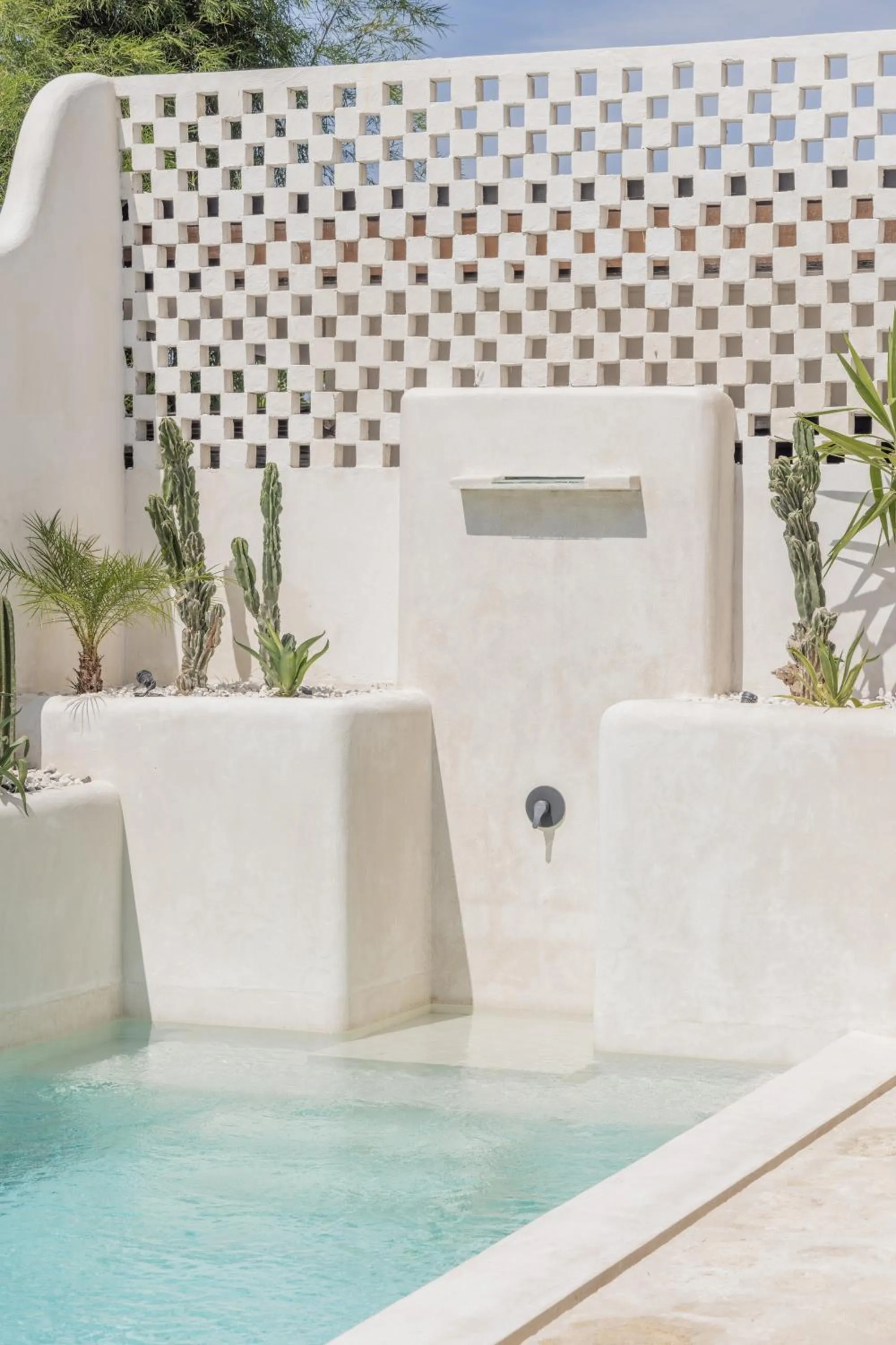 Swimming pool in YUCCA villas