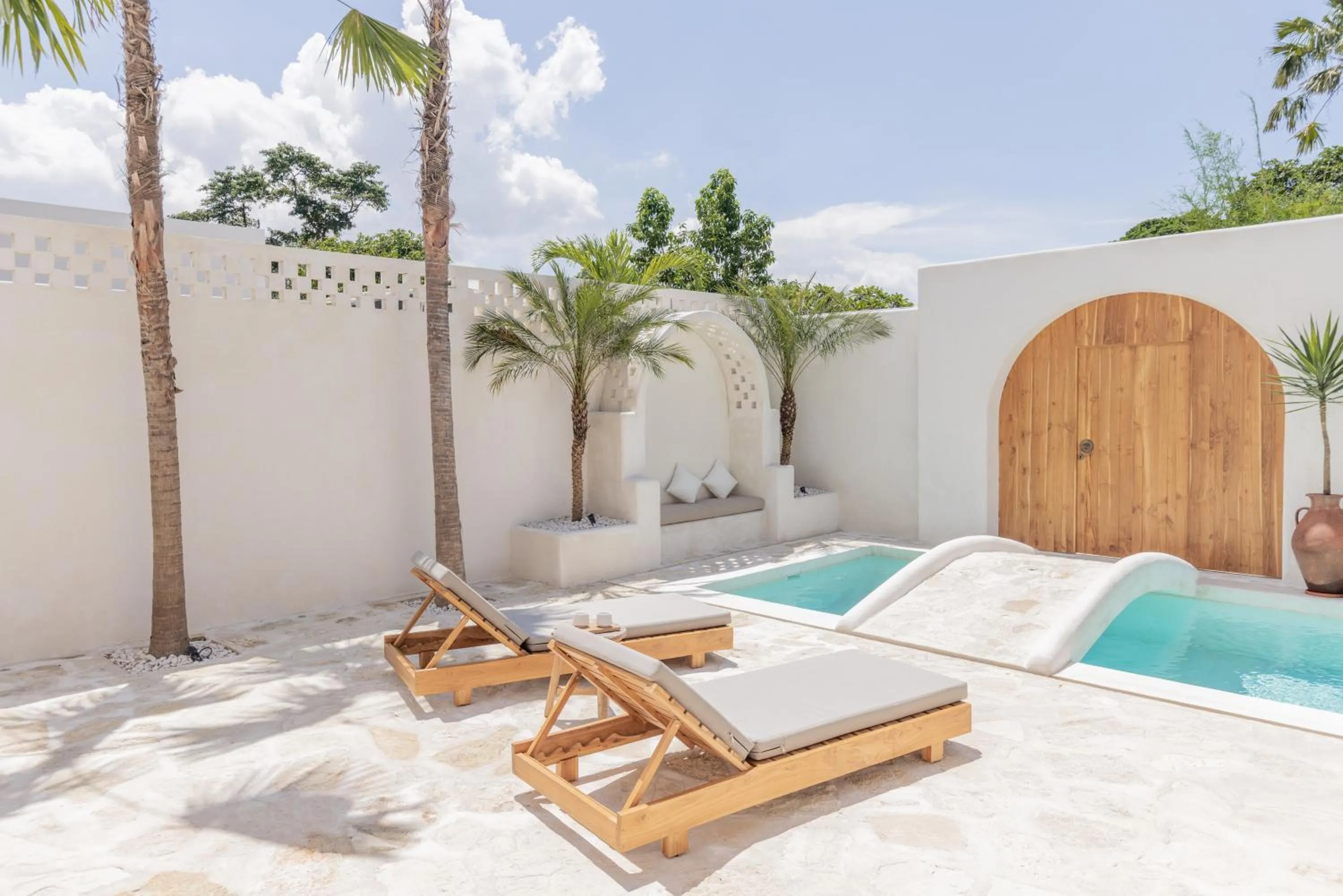 Swimming pool in YUCCA villas
