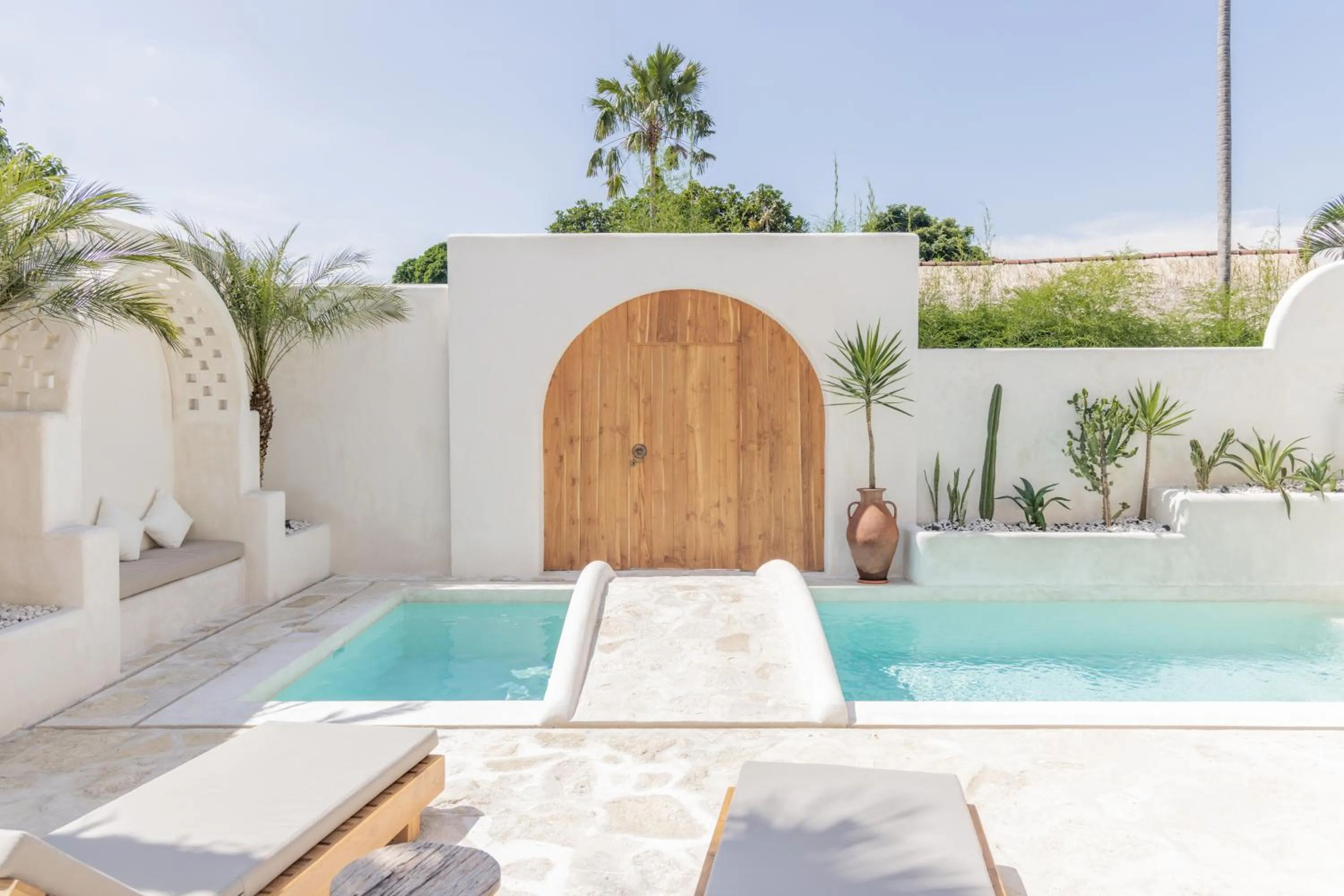 Swimming pool in YUCCA villas