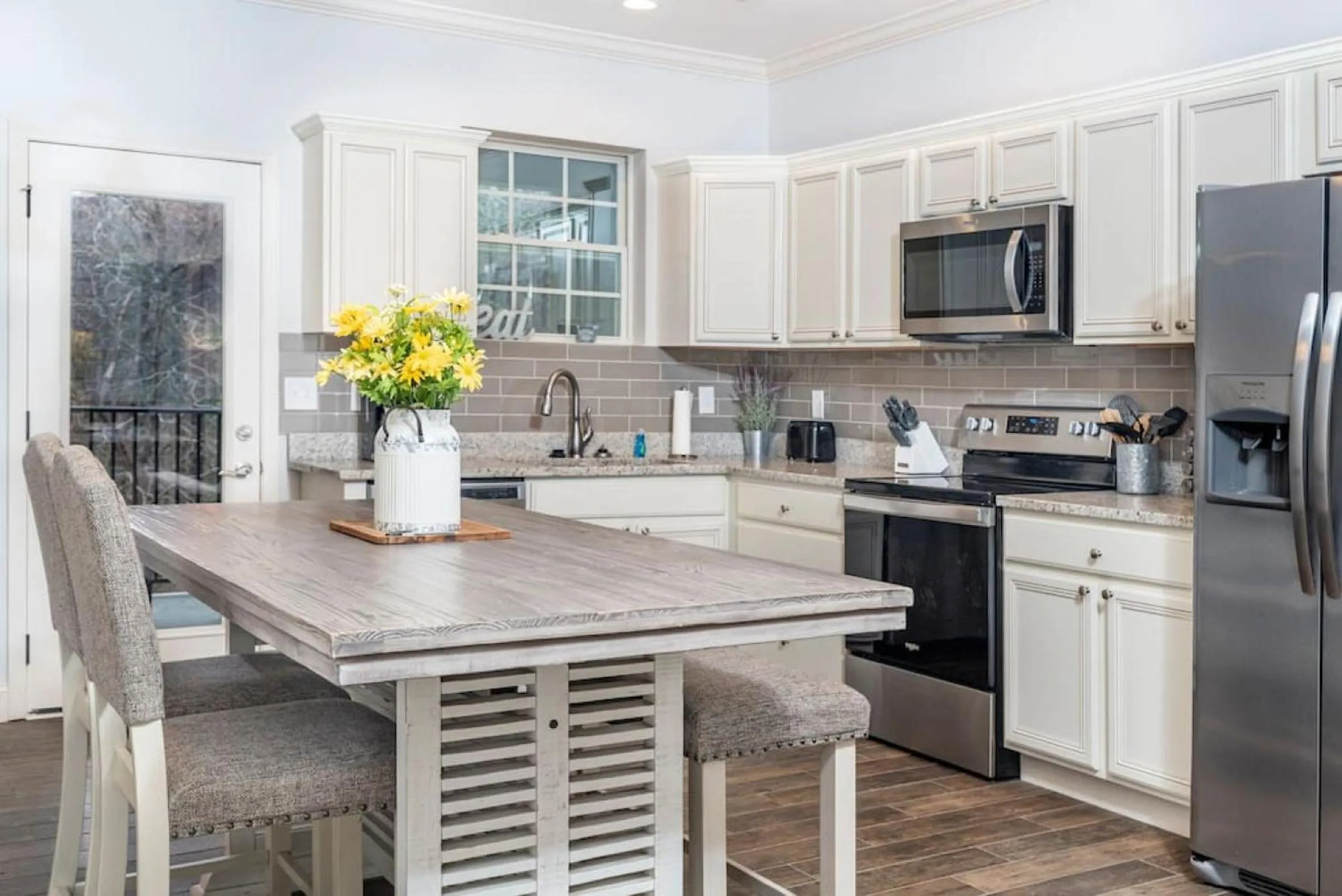 Food and drinks in Elegant Cades Cove Condo with Community Pool