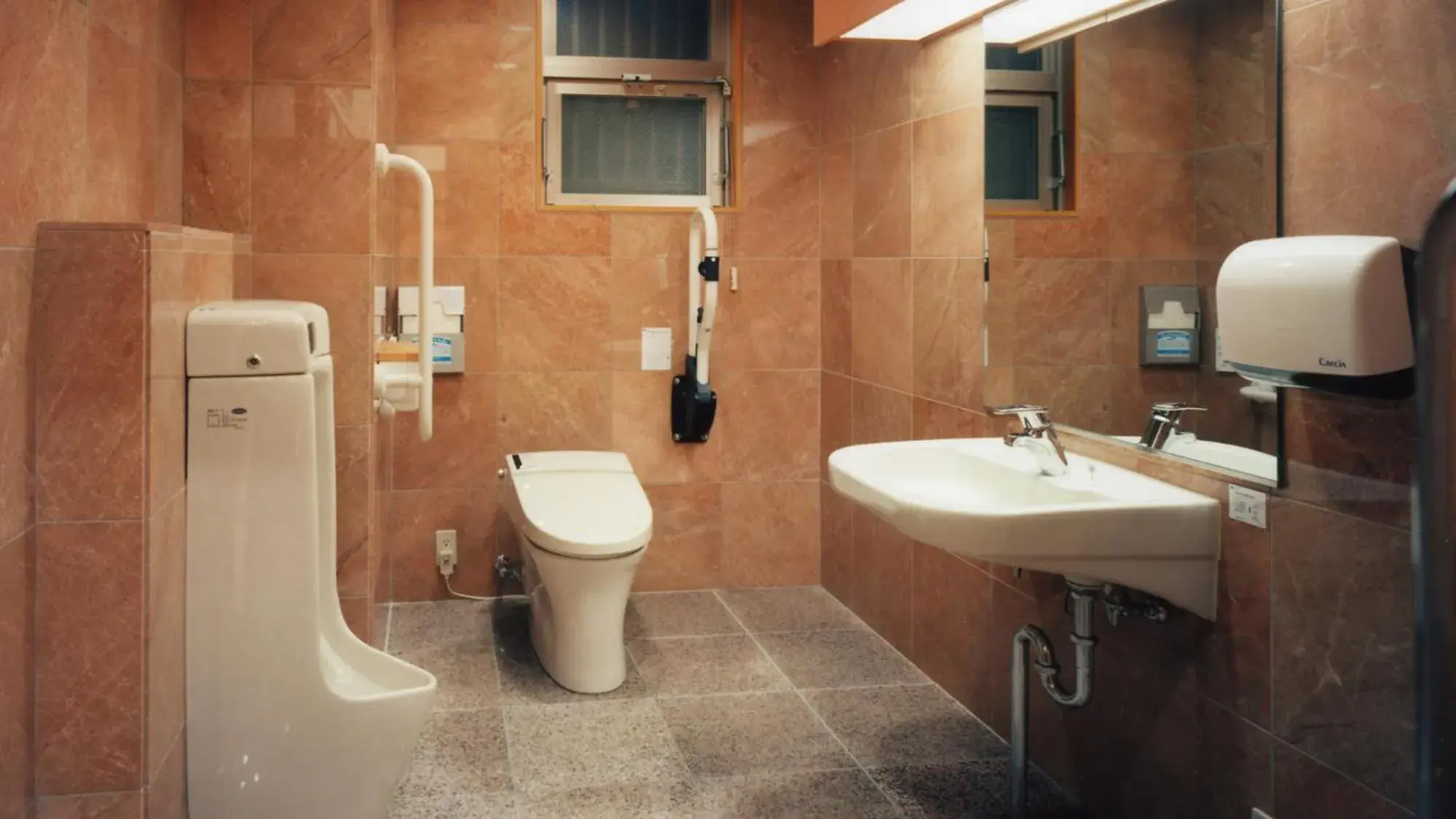 Bathroom in Toyoko Inn Tokyo Ikebukuro Kita-guchi No.1 Bathroom in Toyoko Inn Tokyo Ikebukuro Kita-guchi No.1