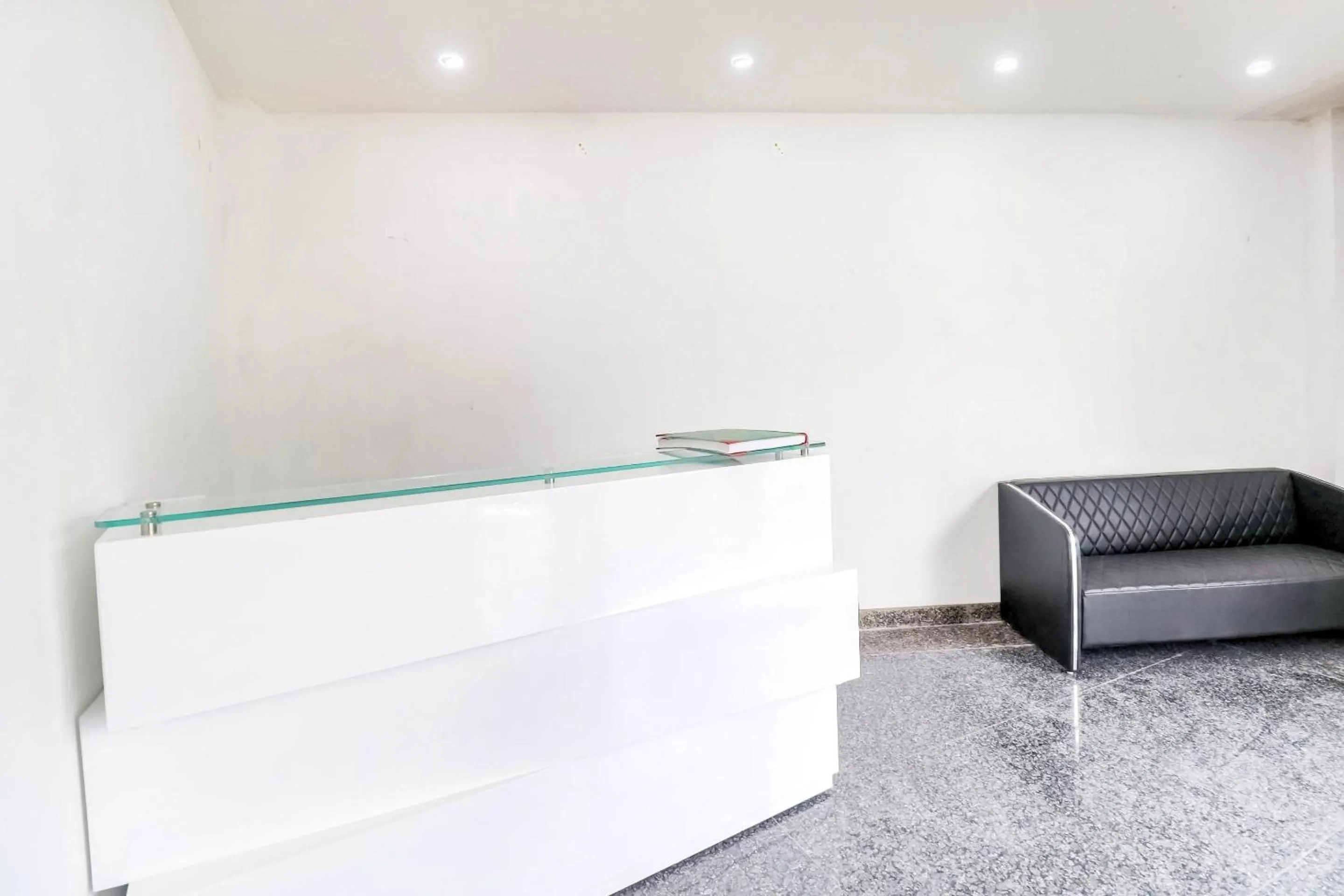 Lobby or reception in Collection O Mahavir Enclave Near Dashrath Puri Metro Station