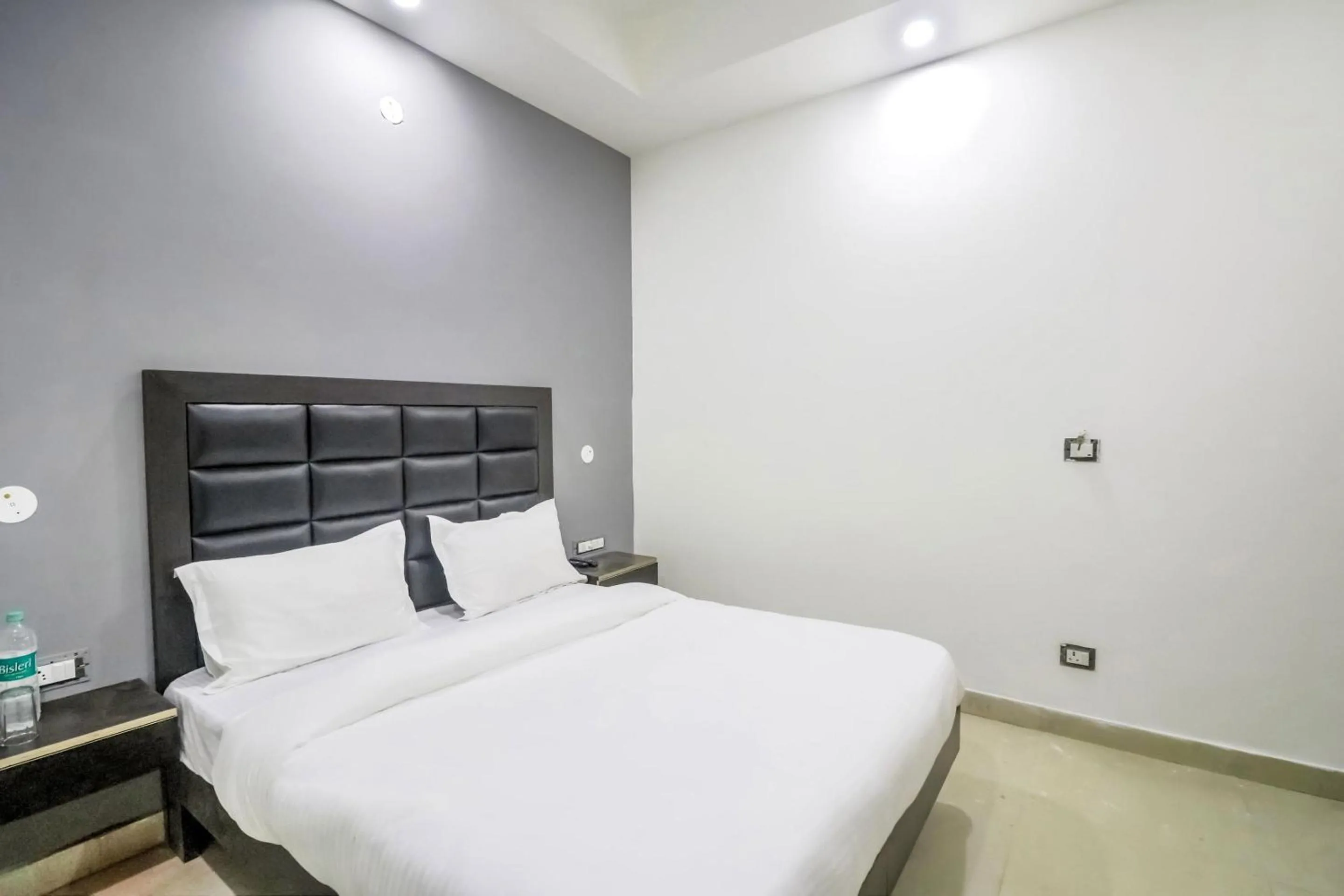 Bedroom, Bed in Collection O Mahavir Enclave Near Dashrath Puri Metro Station