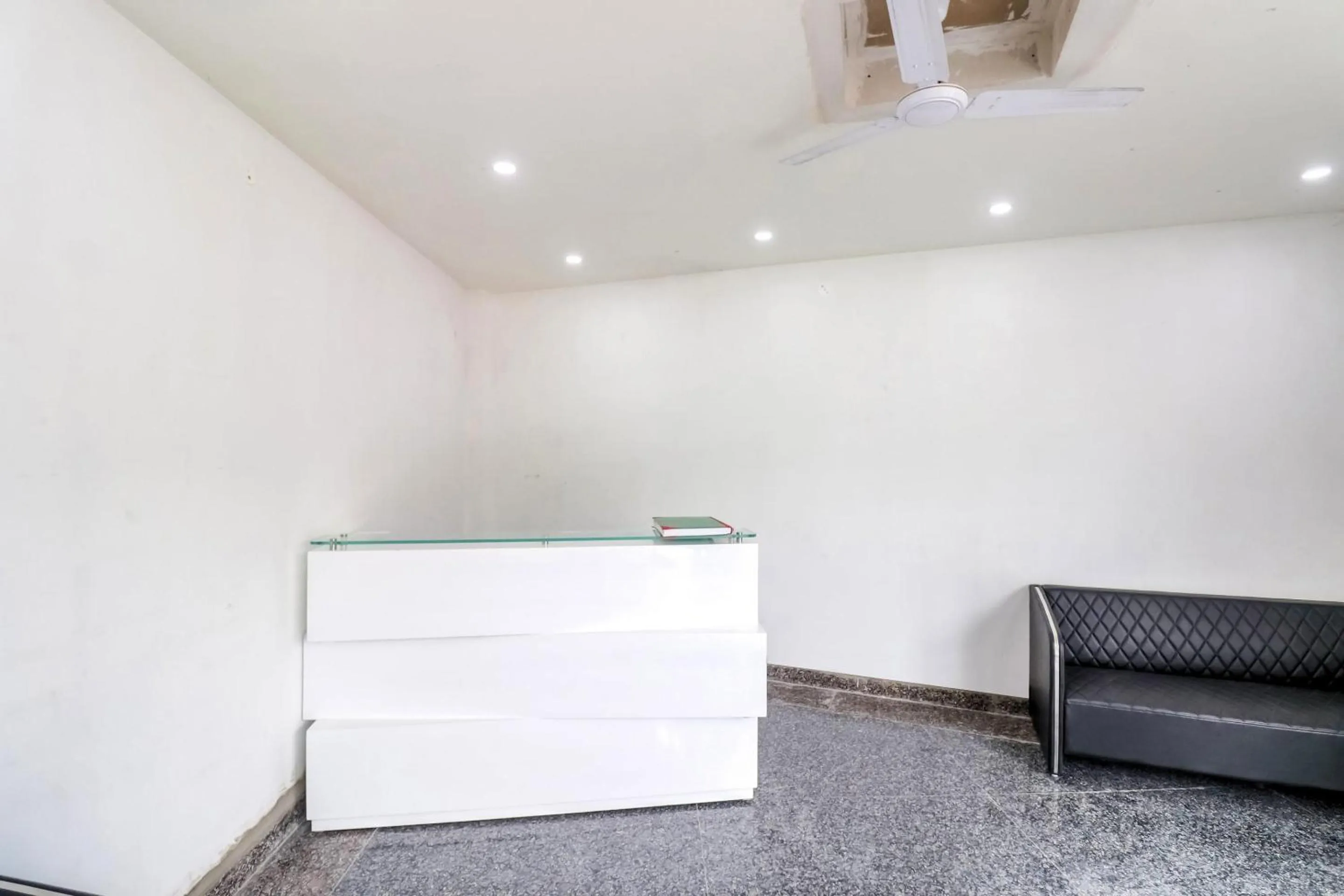 Lobby or reception in Collection O Mahavir Enclave Near Dashrath Puri Metro Station