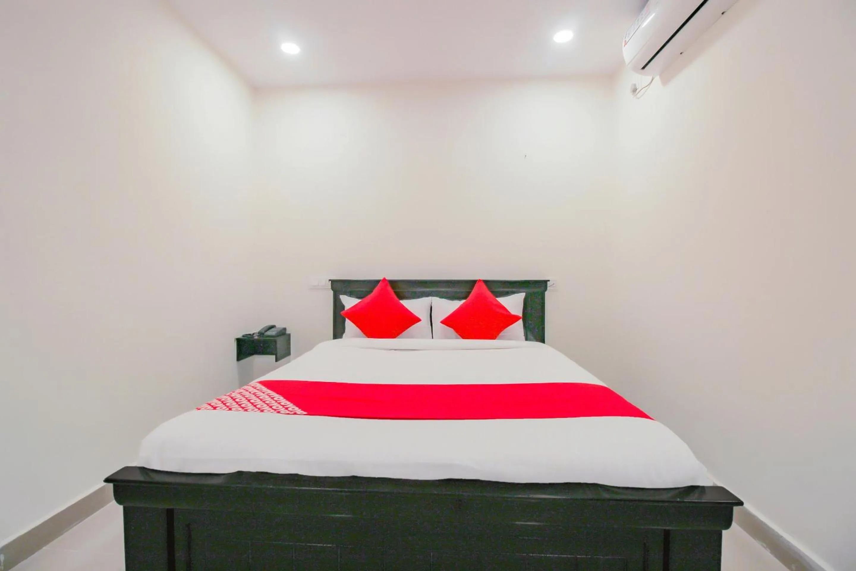 Bedroom, Bed in SPOT ON Pnd Complex