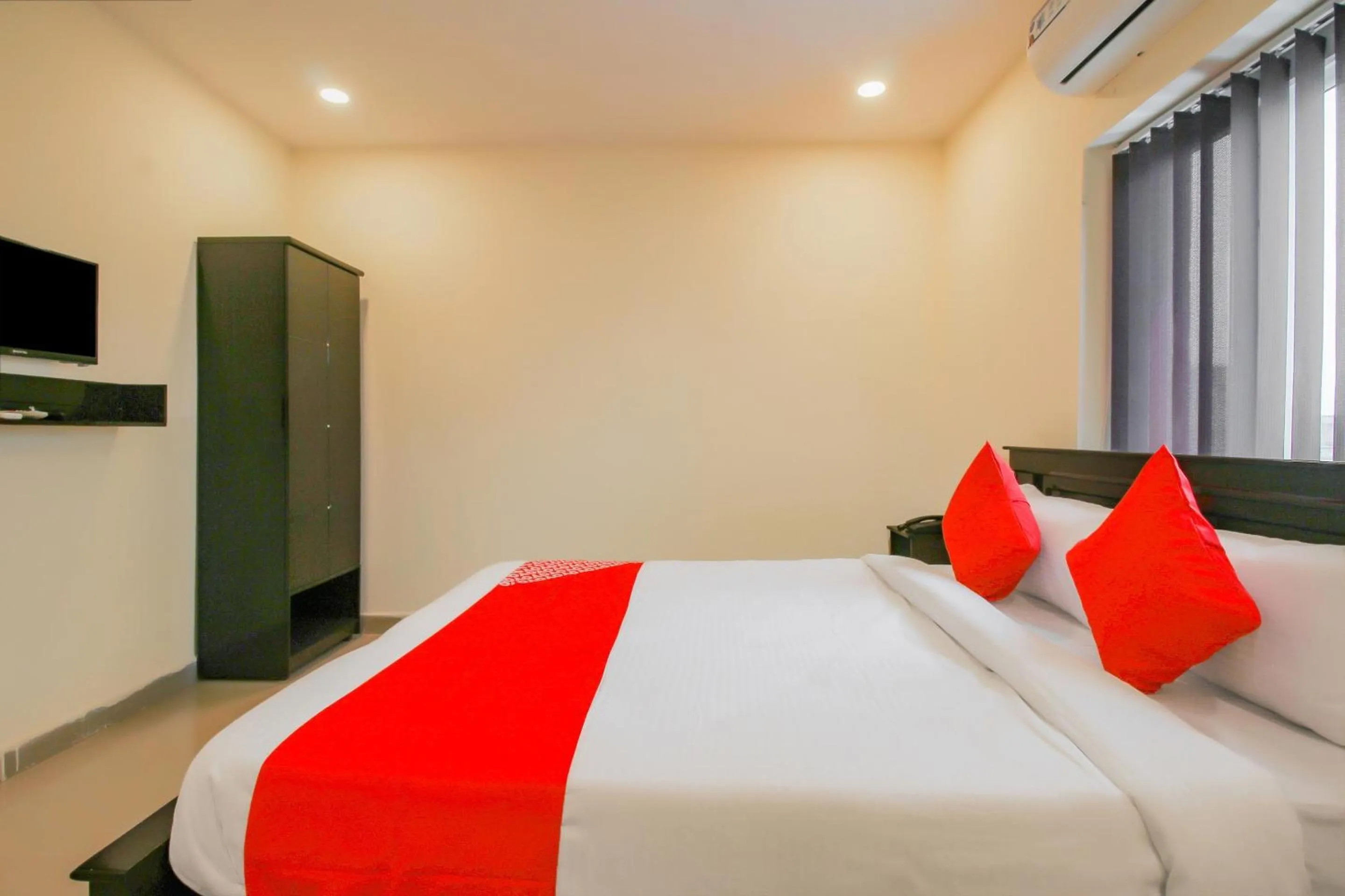 Bedroom, Bed in SPOT ON Pnd Complex